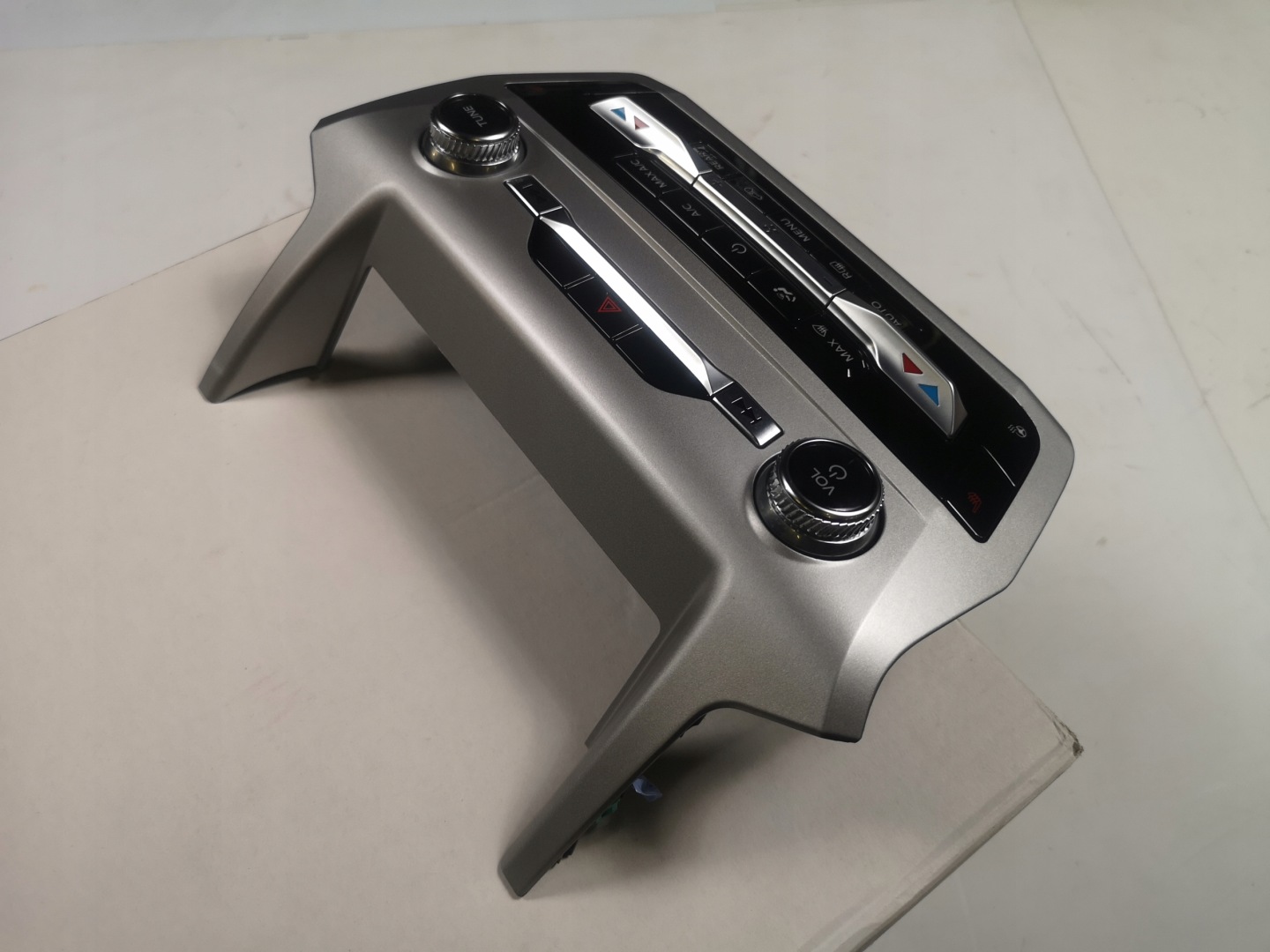 Panel radia klimatizaci Ford Explorer 2020