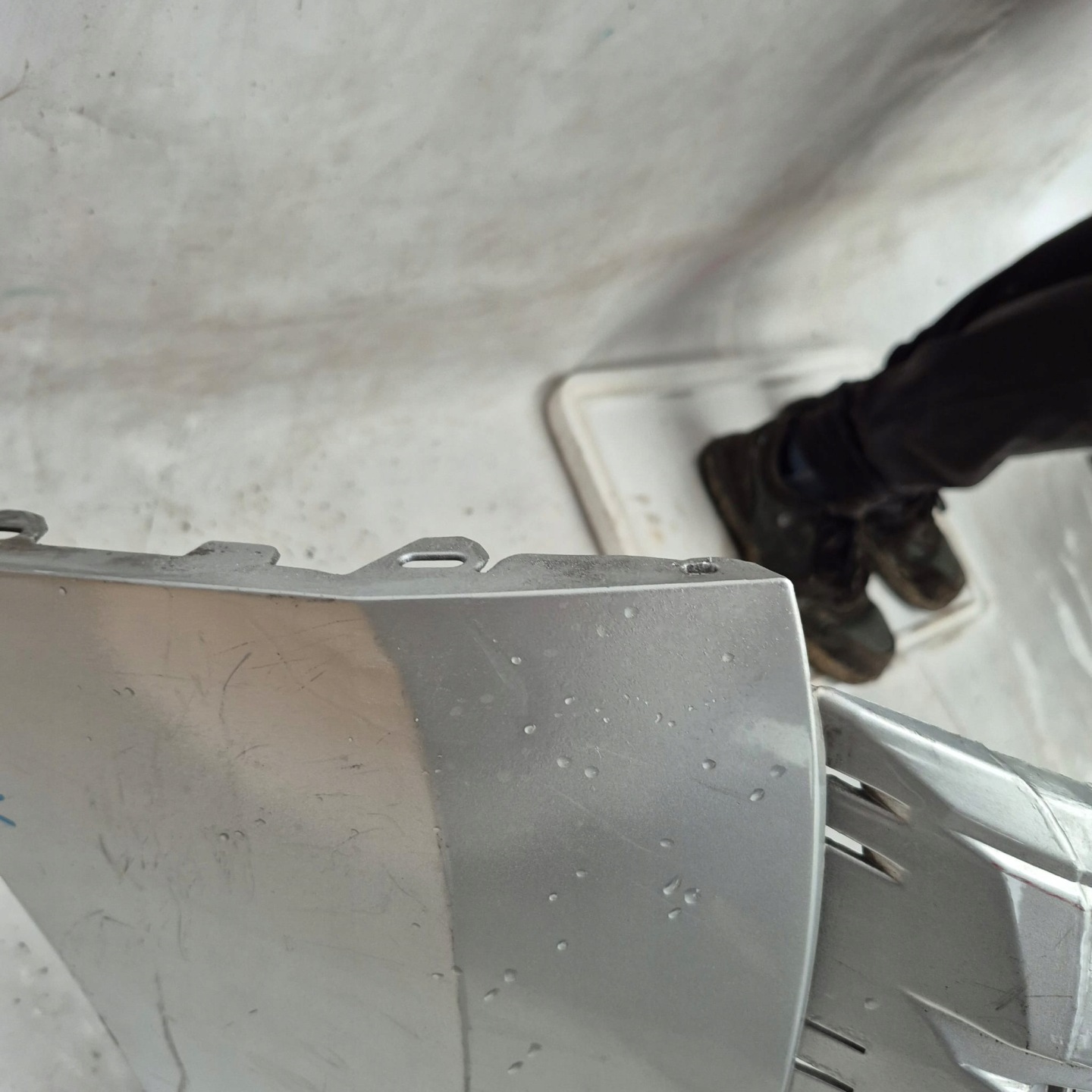 PEUGEOT 3008 and 1 09-13 bumper front front