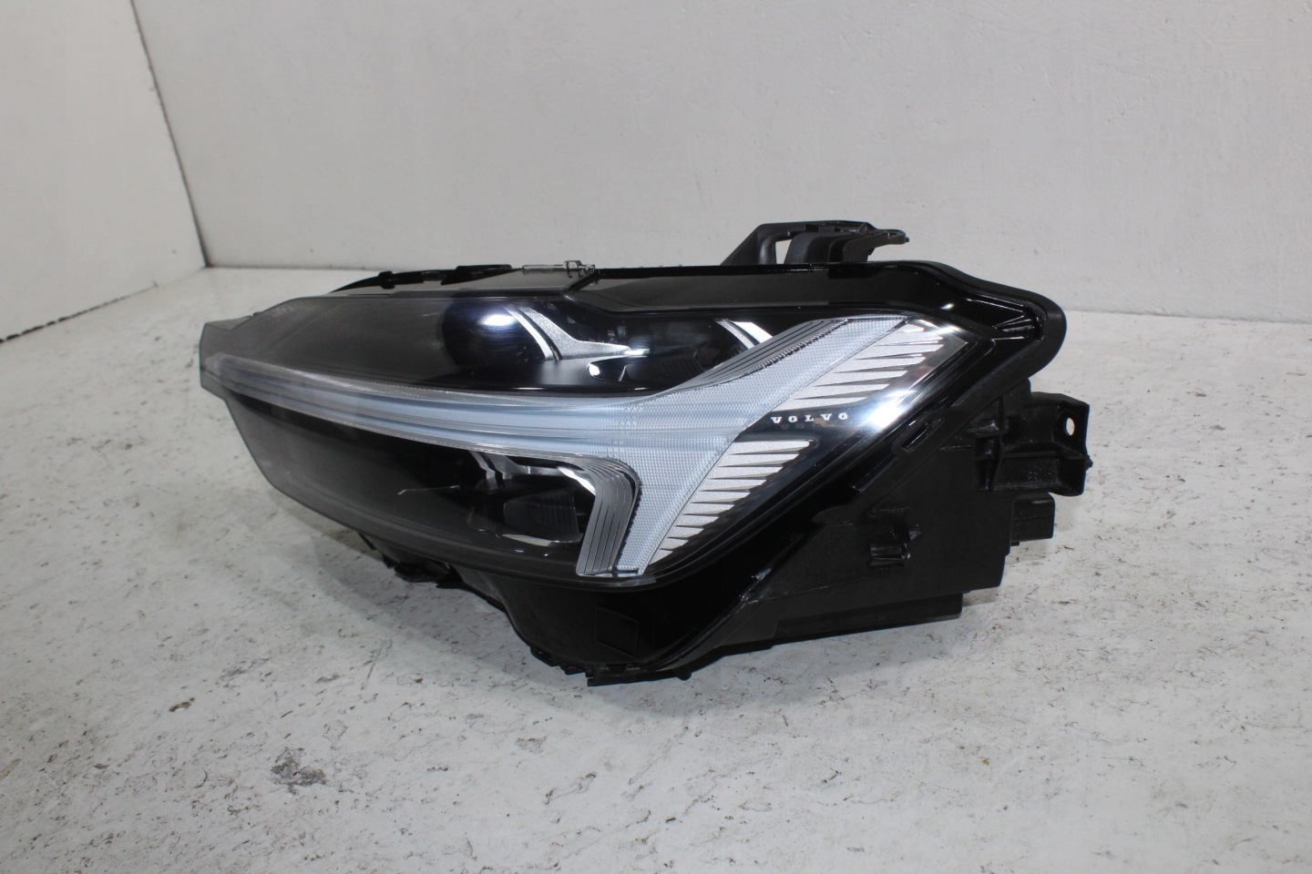 Volvo xc60 II light Full Led left front 32396575