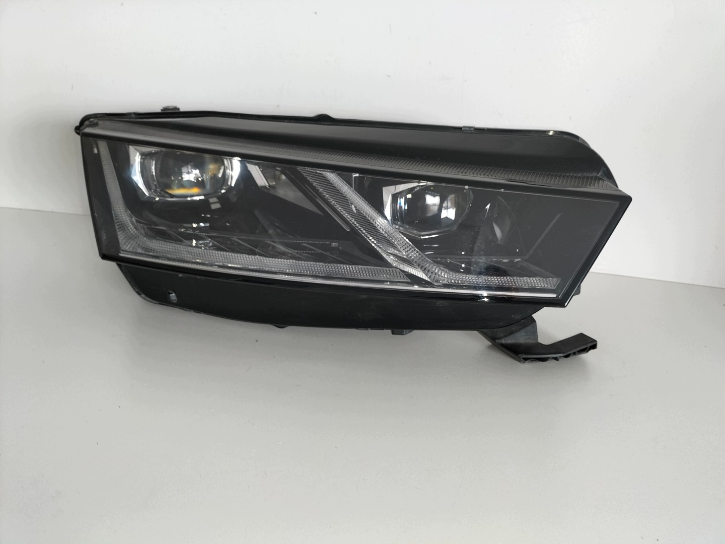 light front reflektor right SKODA OCTAVIA 4 IV 19- FULL LED