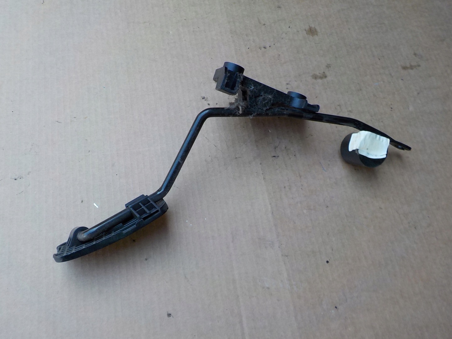 accelerator pedal hyundai i30 and 1,4 16v 2010r
