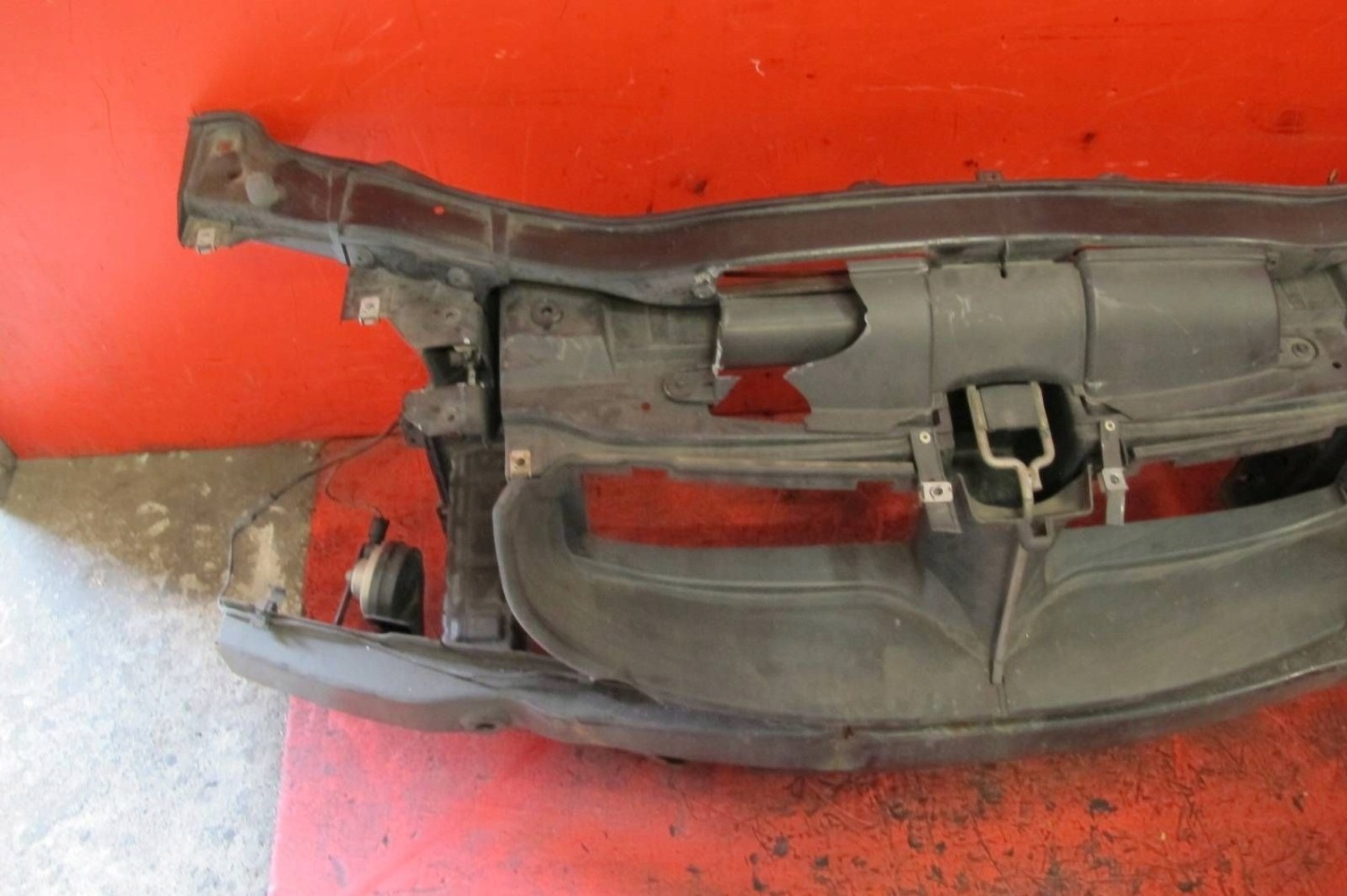 BMW 3 E90 E91 LIFT LCI support panel for radiators pillar bumper support