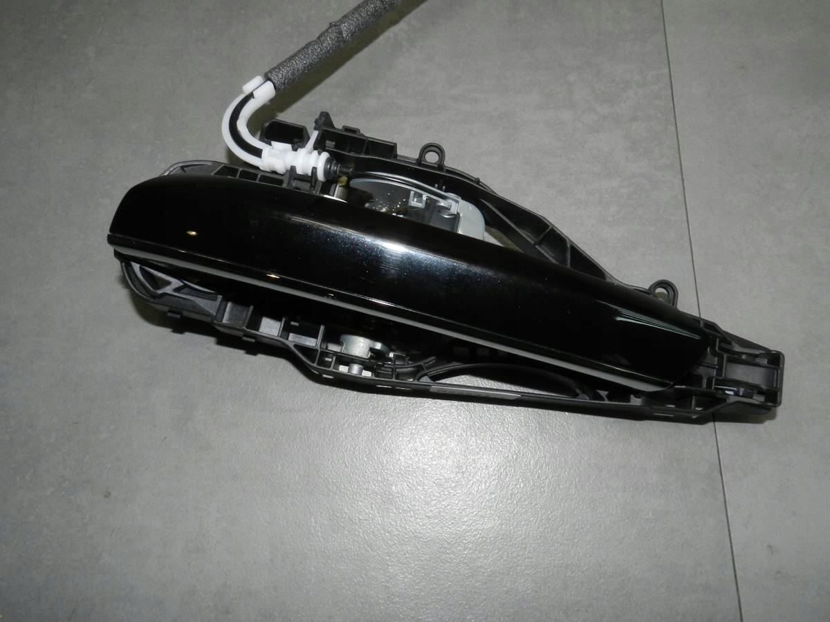 BMW 7 G12 handle left rear part KEYLESS 475