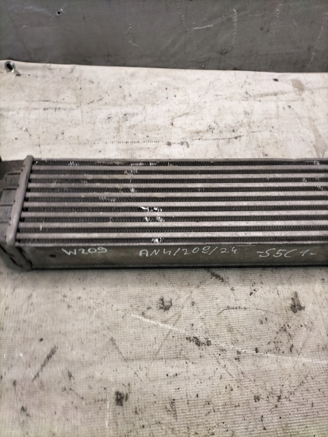 W203 C220 2.2CDI 02 INTERCOOLER Kühler