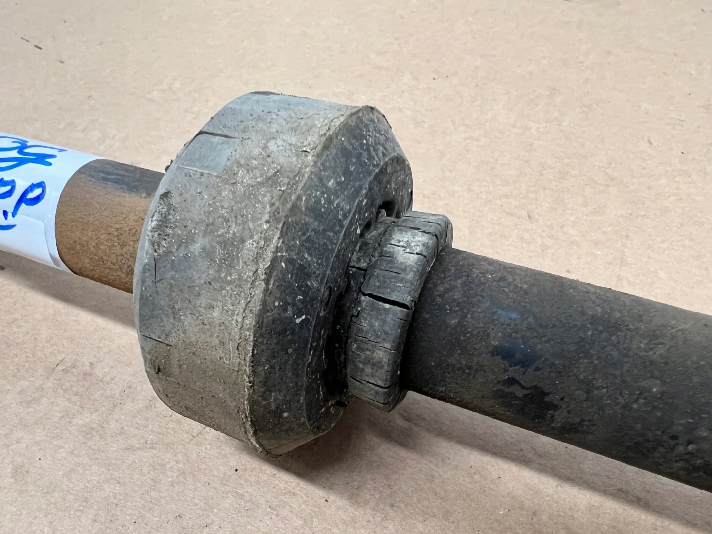 Logan II 1.2 16V semi-axis right front 391004298R