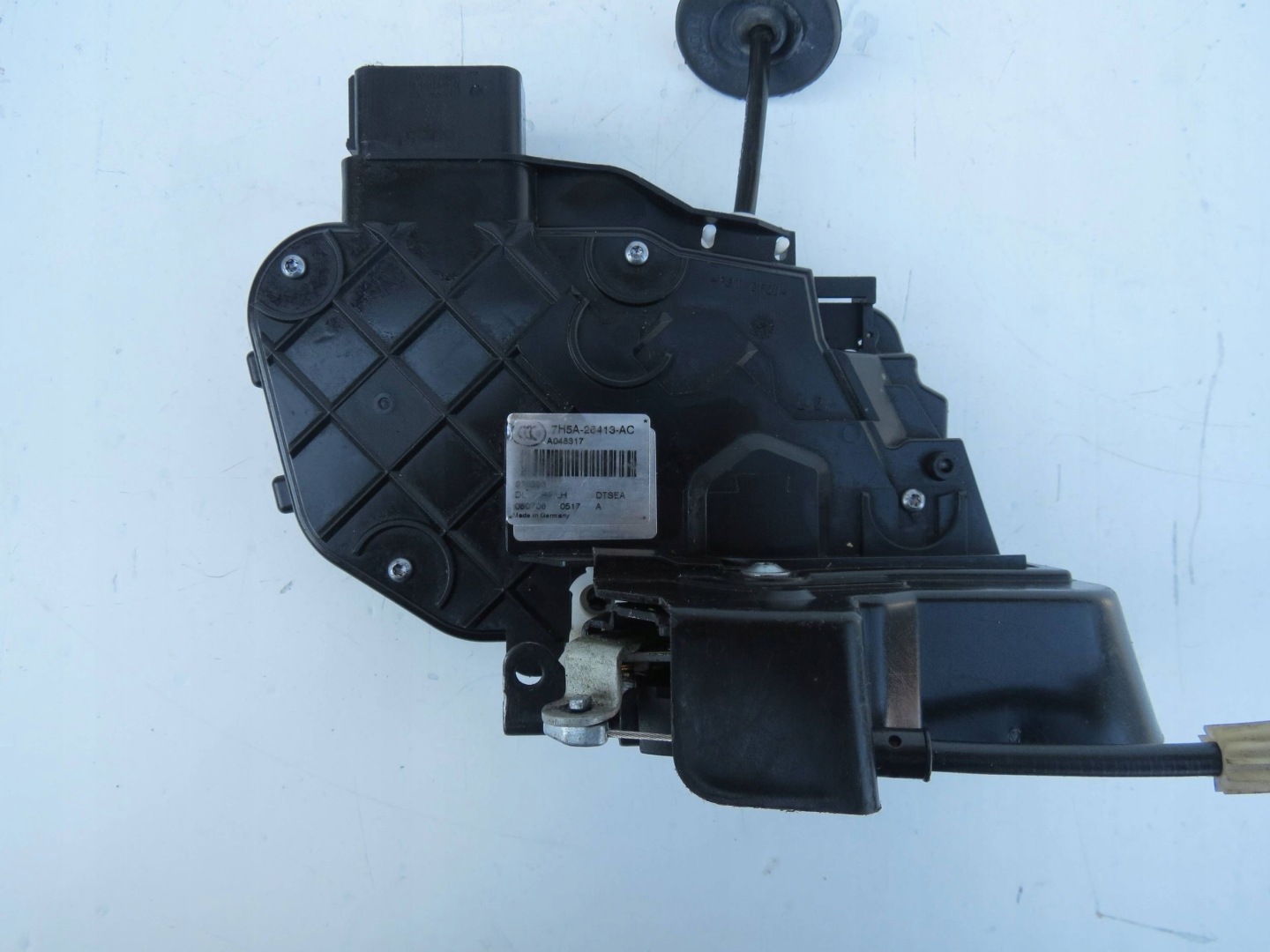 lock door TYLNYCH left rear part AUDI A4B5 1.8 7H5A26413AC