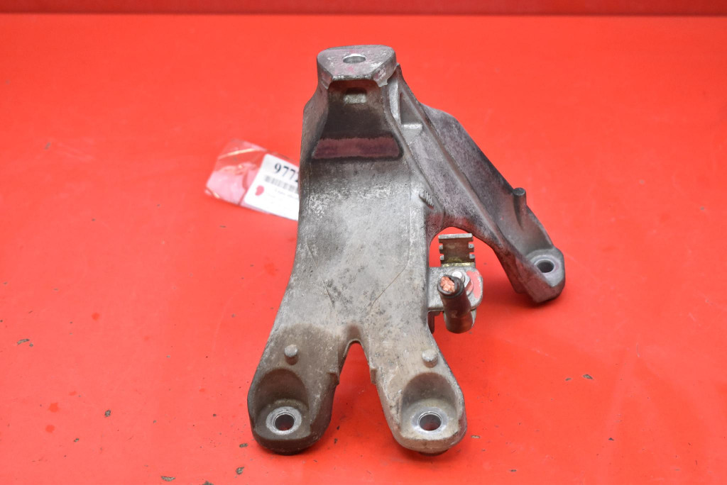 holder engine mount right 8K0199308BE AUDI A6 C7 2.0 TDI 177KM 10-14