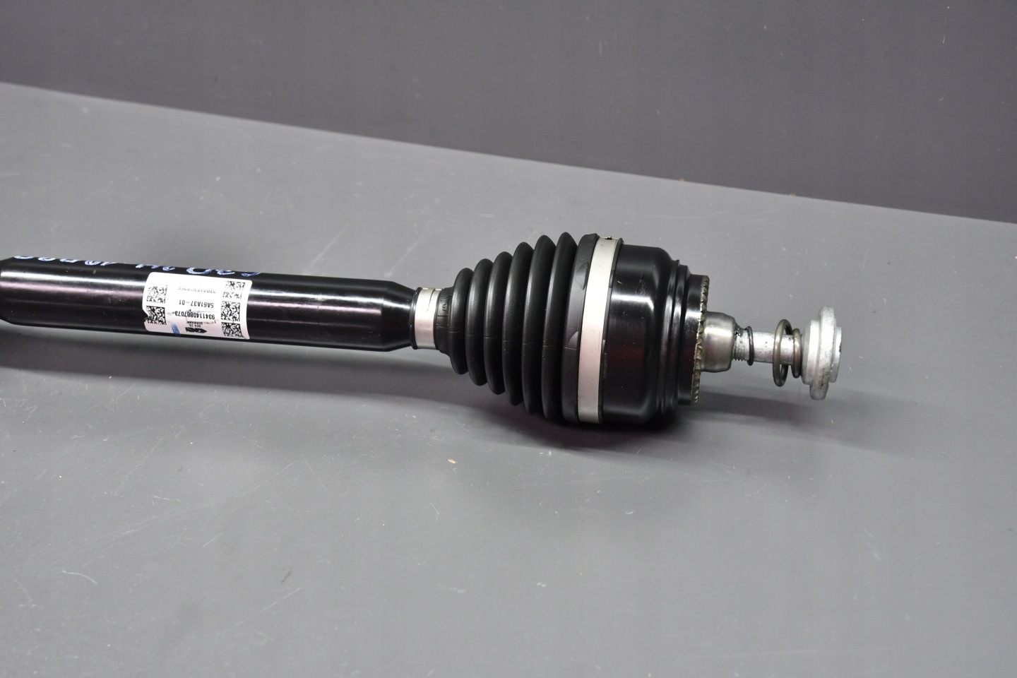 semi-axis left front front BMW 7 G70 i7 5A61A37