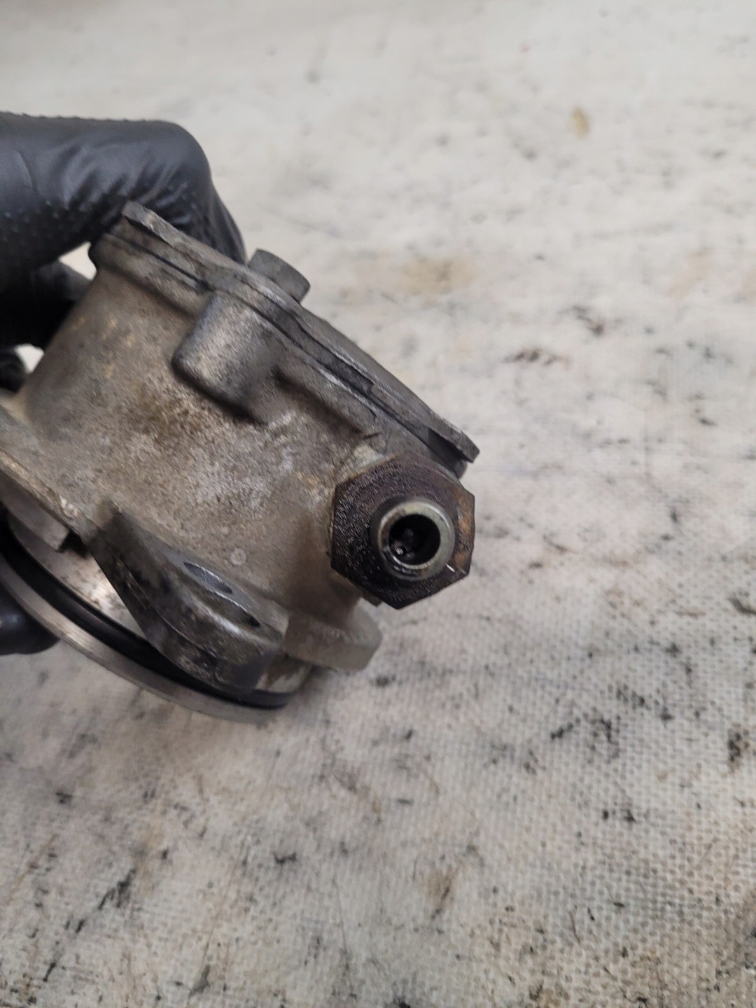 Pompa VACUM OE 2249939 BMW E46 320D M47