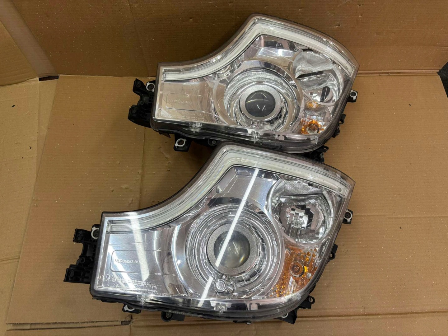 light left front MERCEDES ACTROS A9618205239