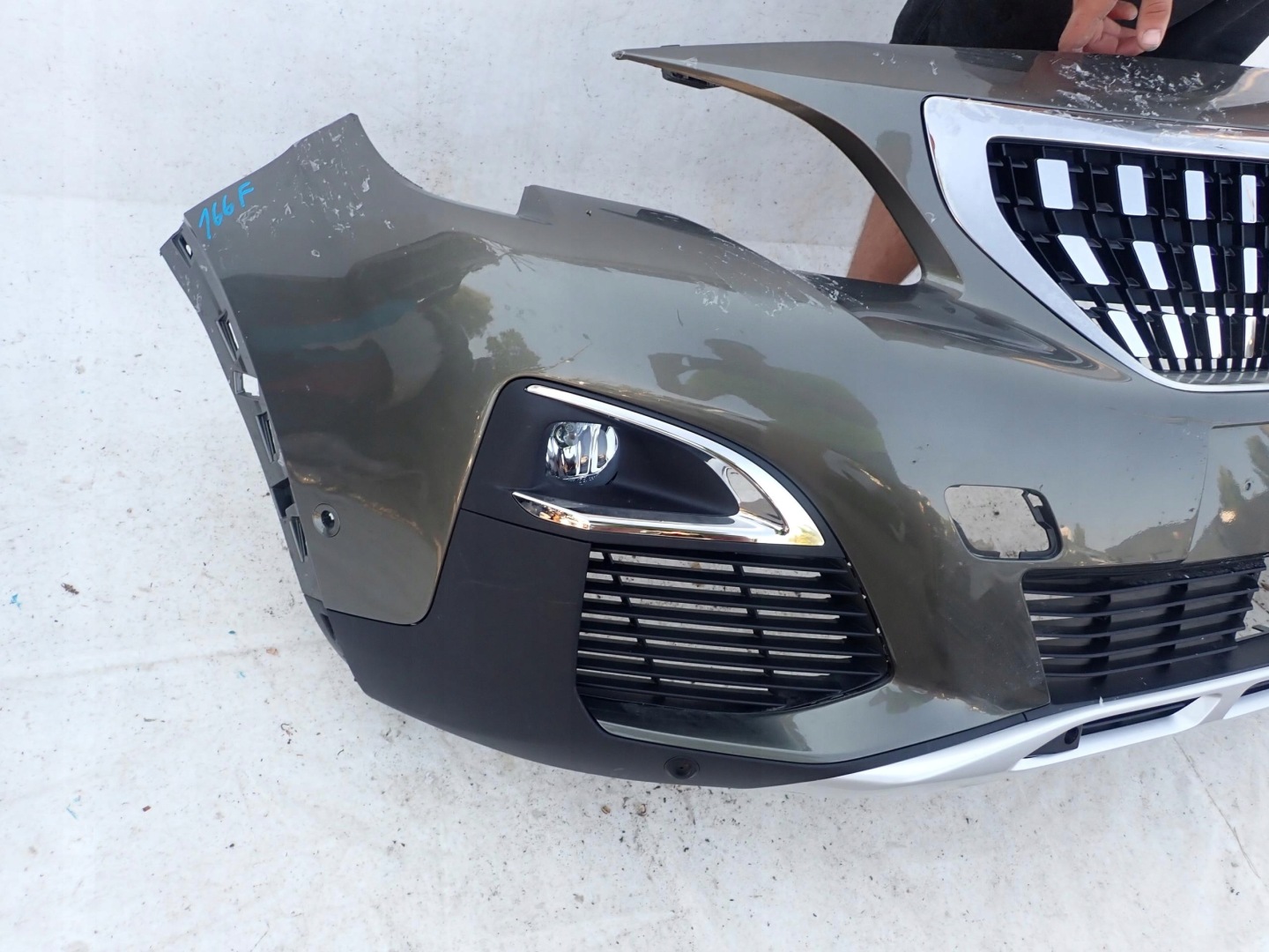 PEUGEOT 3008 II 16- bumper front KAMERA 6PDC