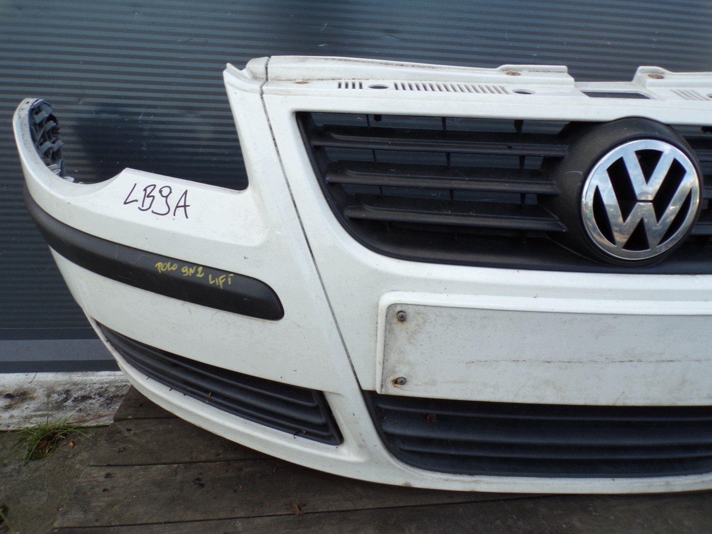 front bumper front VOLKSWAGEN POLO 9N LIFT colour LB9A