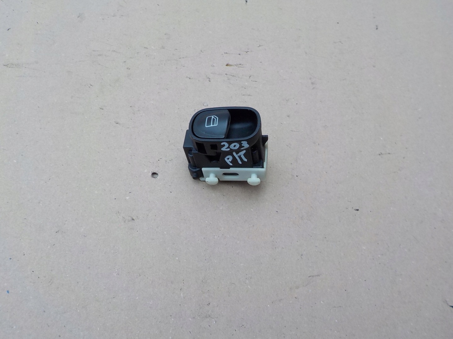 switch windows mercedes w203 A2038200210