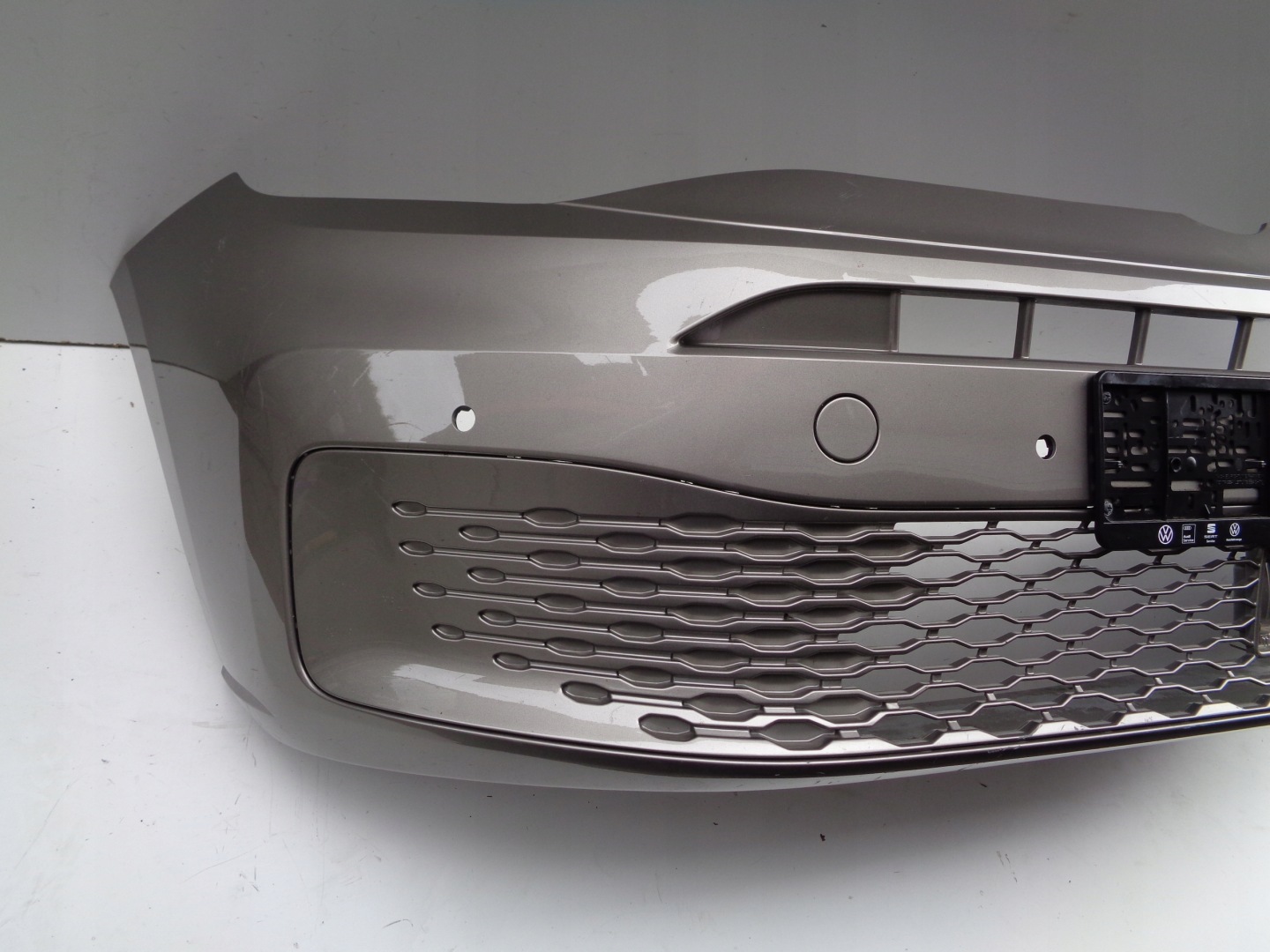 Frontstoßstange VW CADDY 2K 2K7 20- NR 47520