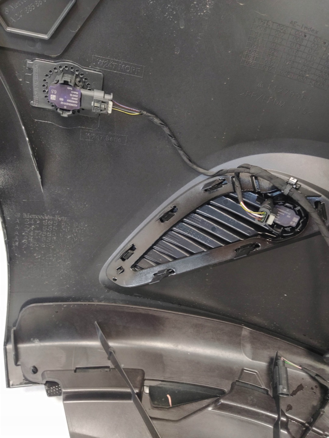 MERCEDES B KLASA W247 247 LIFT 18- front bumper complete 6xPDC