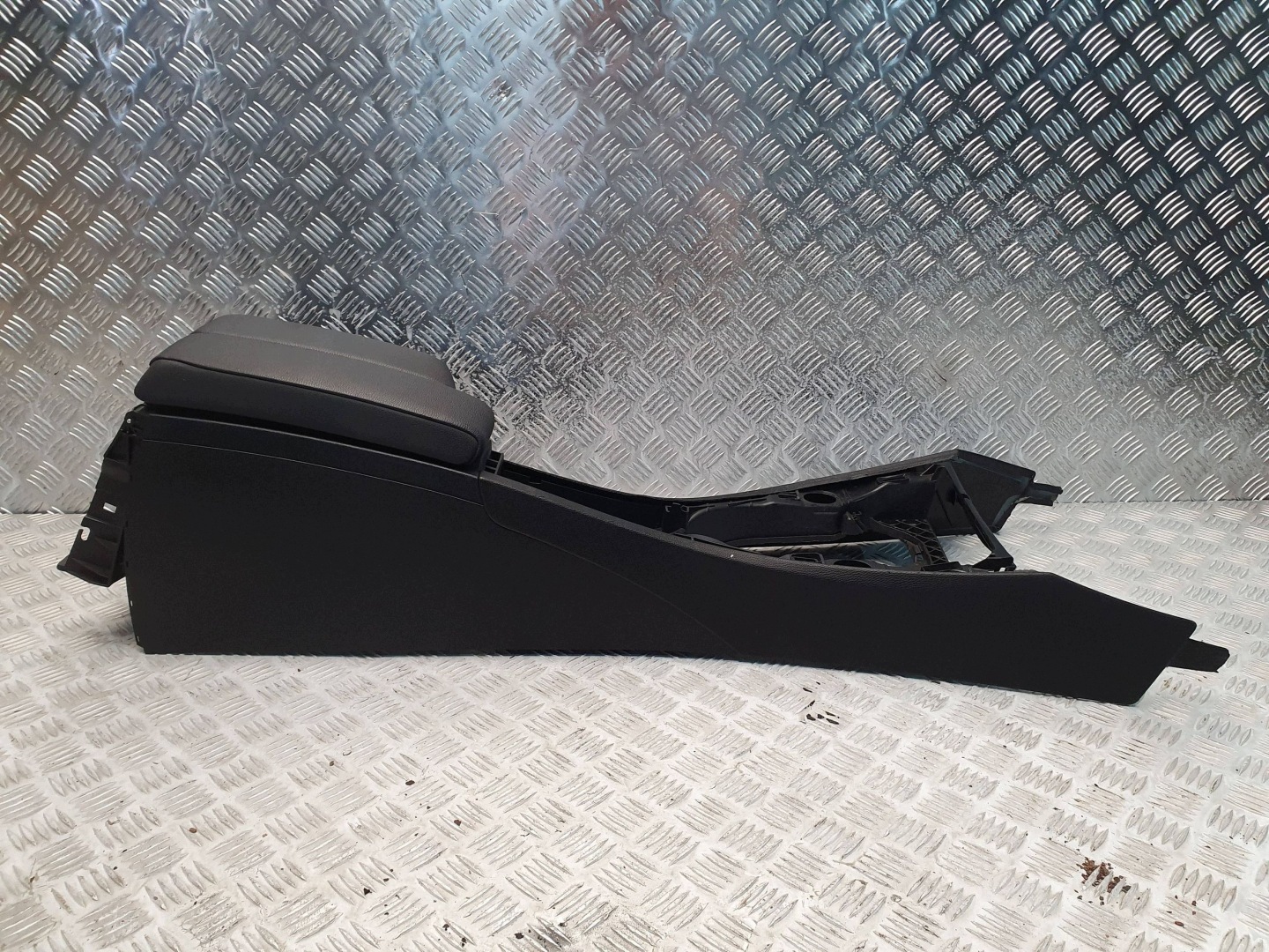TUNEL central armrest EUROPA 9170915 BMW E91 E90 E92 E93