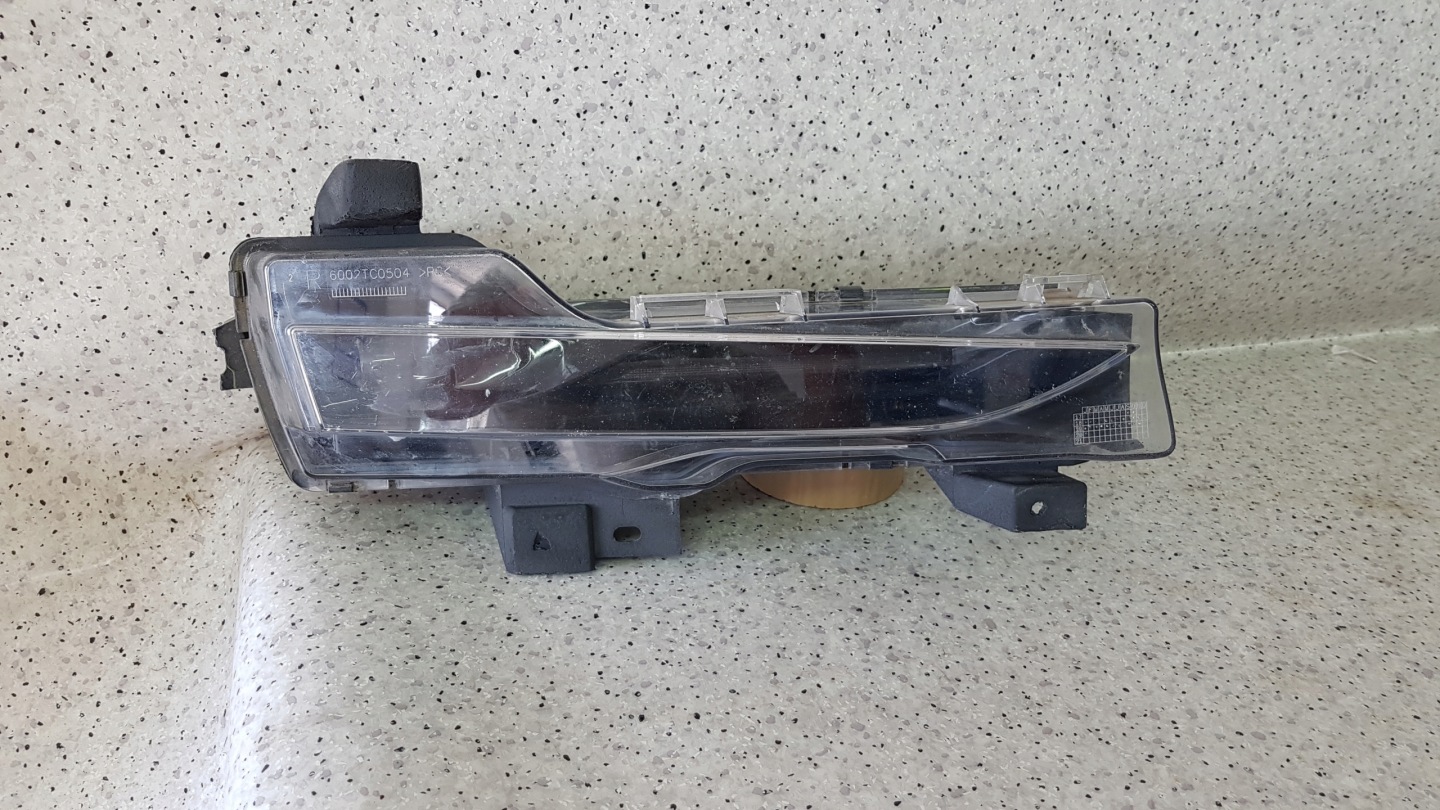 TESLA MODEL 3 III RECHTS LED DRL NEBELSCHEINWERFER D 9805