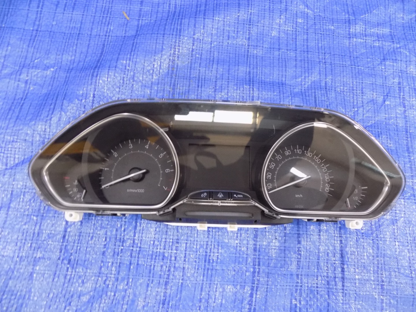 dials dials PEUGEOT 2008 15R 1,2THP