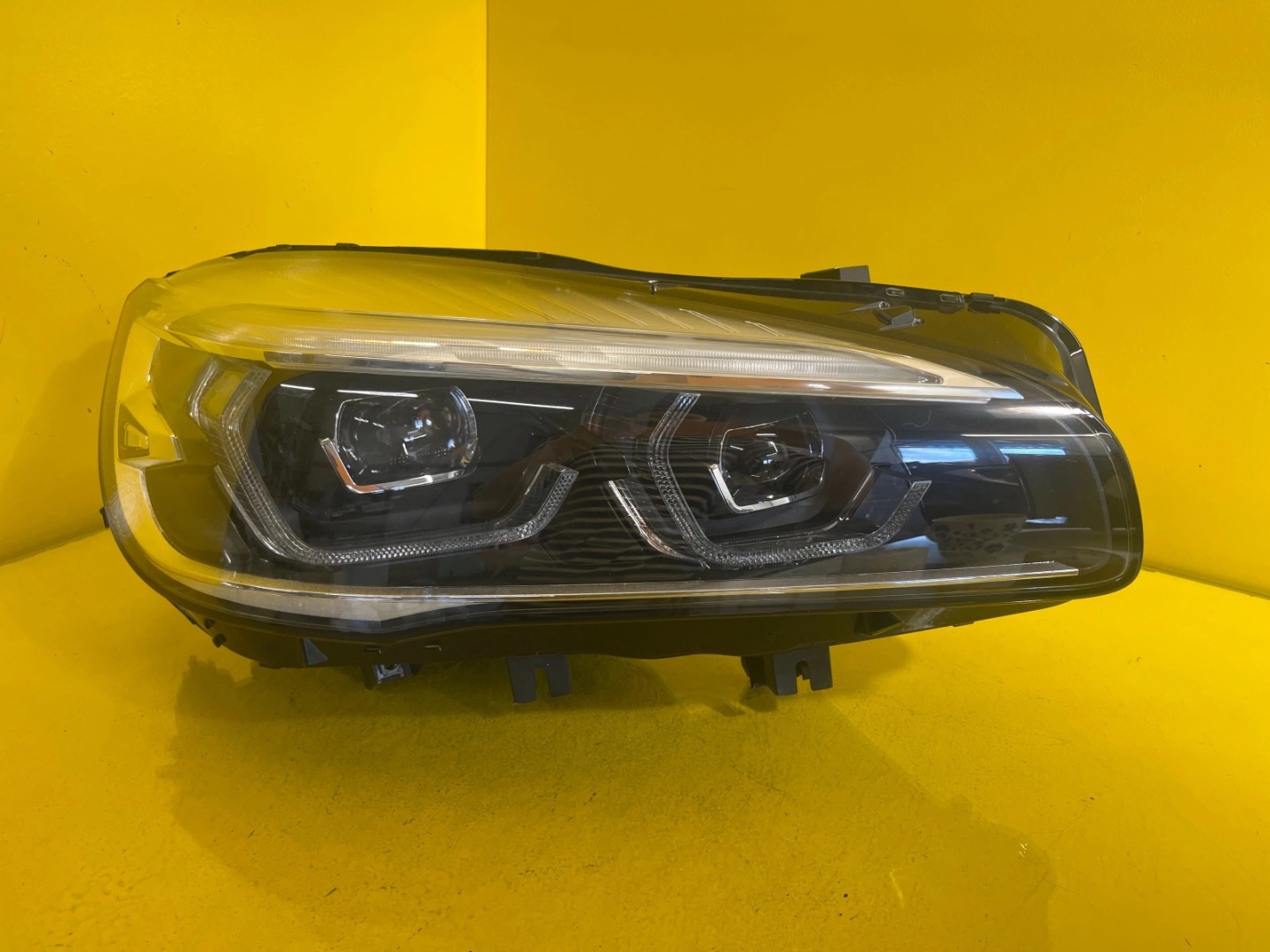 light right BMW 2 F45 FULL LED ADAPTIVE LIFT