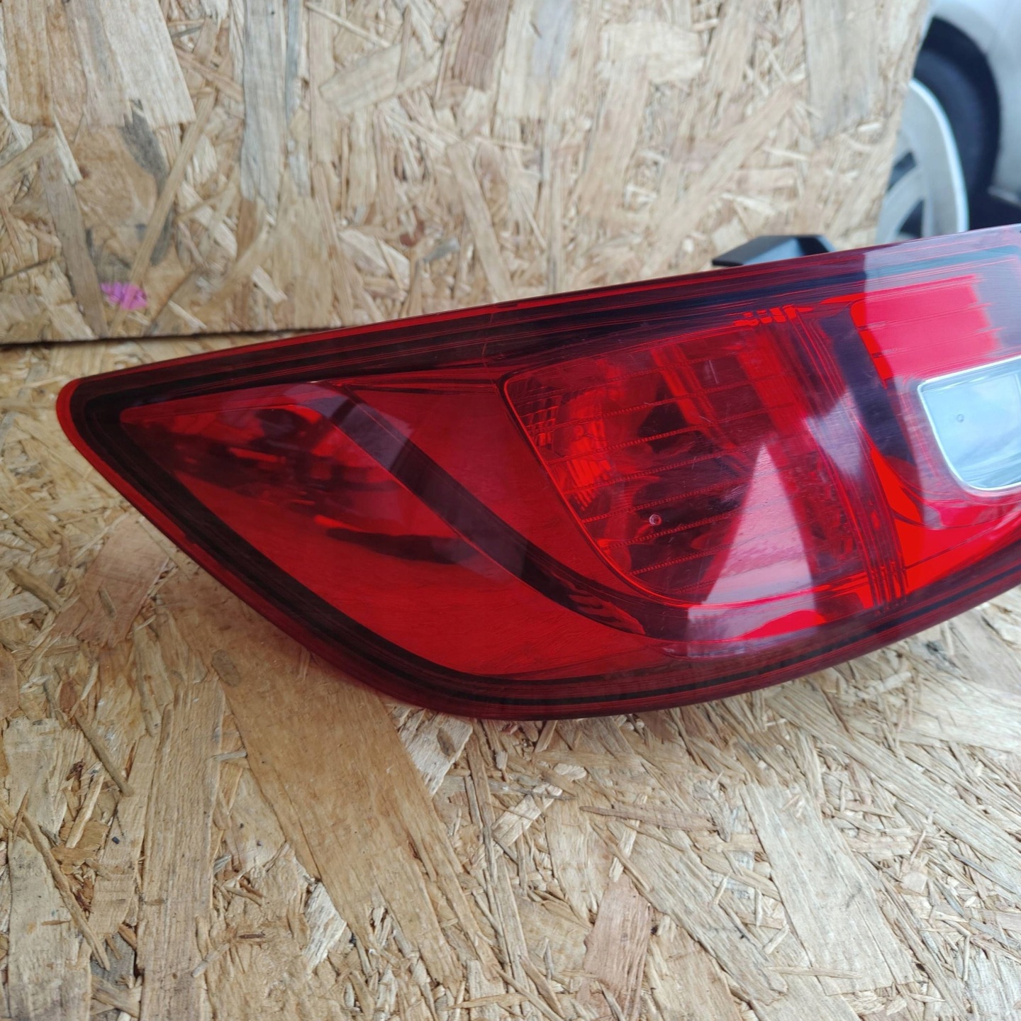 light rear rear part side left Renault Clio IV 02052499900010
