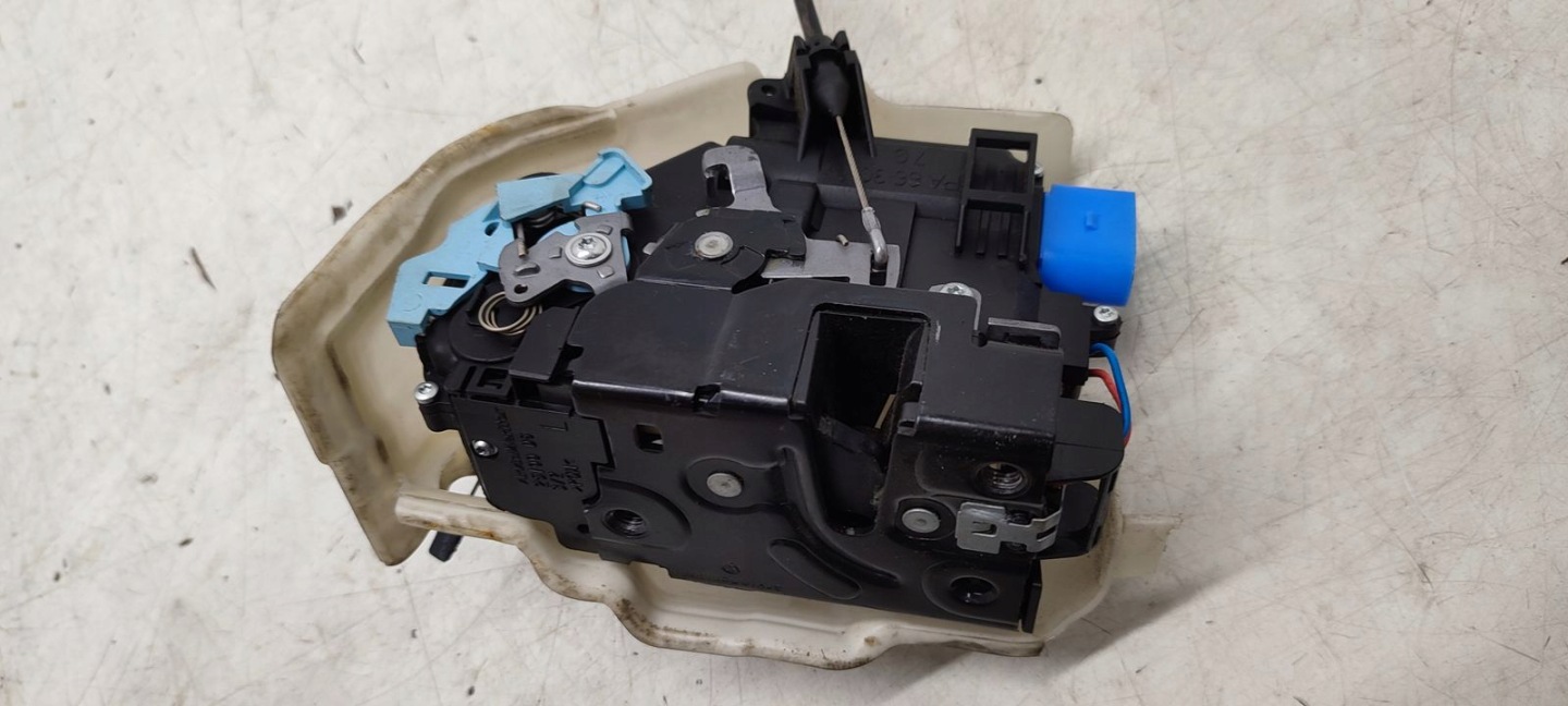 lock handle front front left VW Golf VI plus