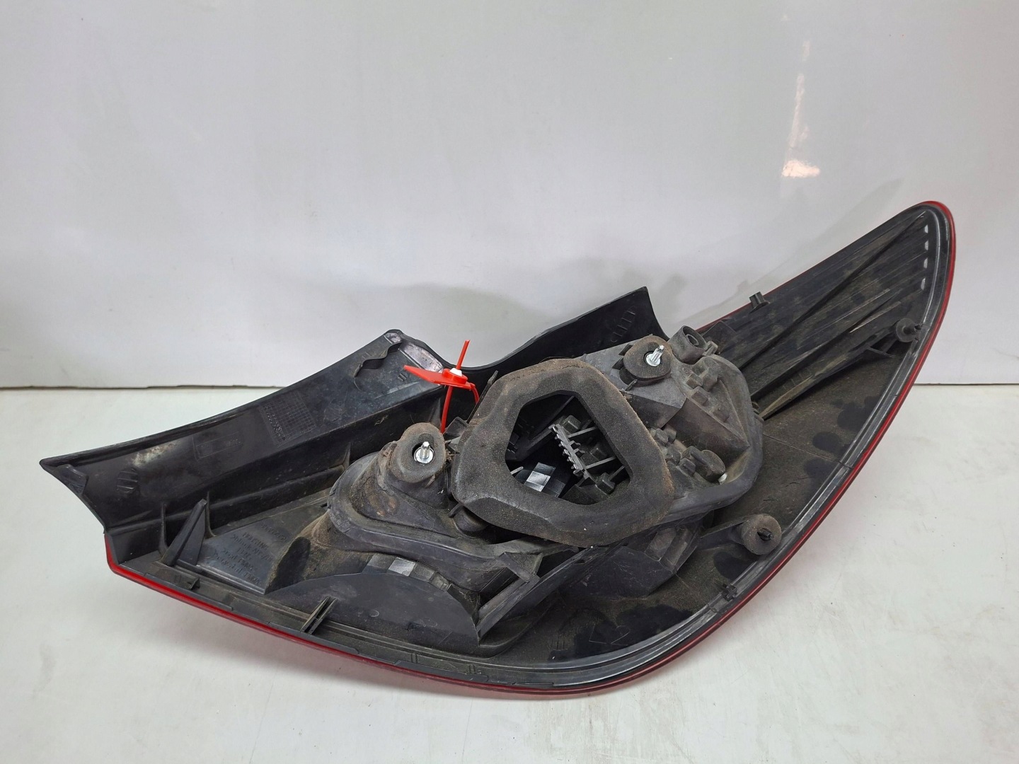 Licht hinten links 89392995 OPEL CORSA D 5D 2006