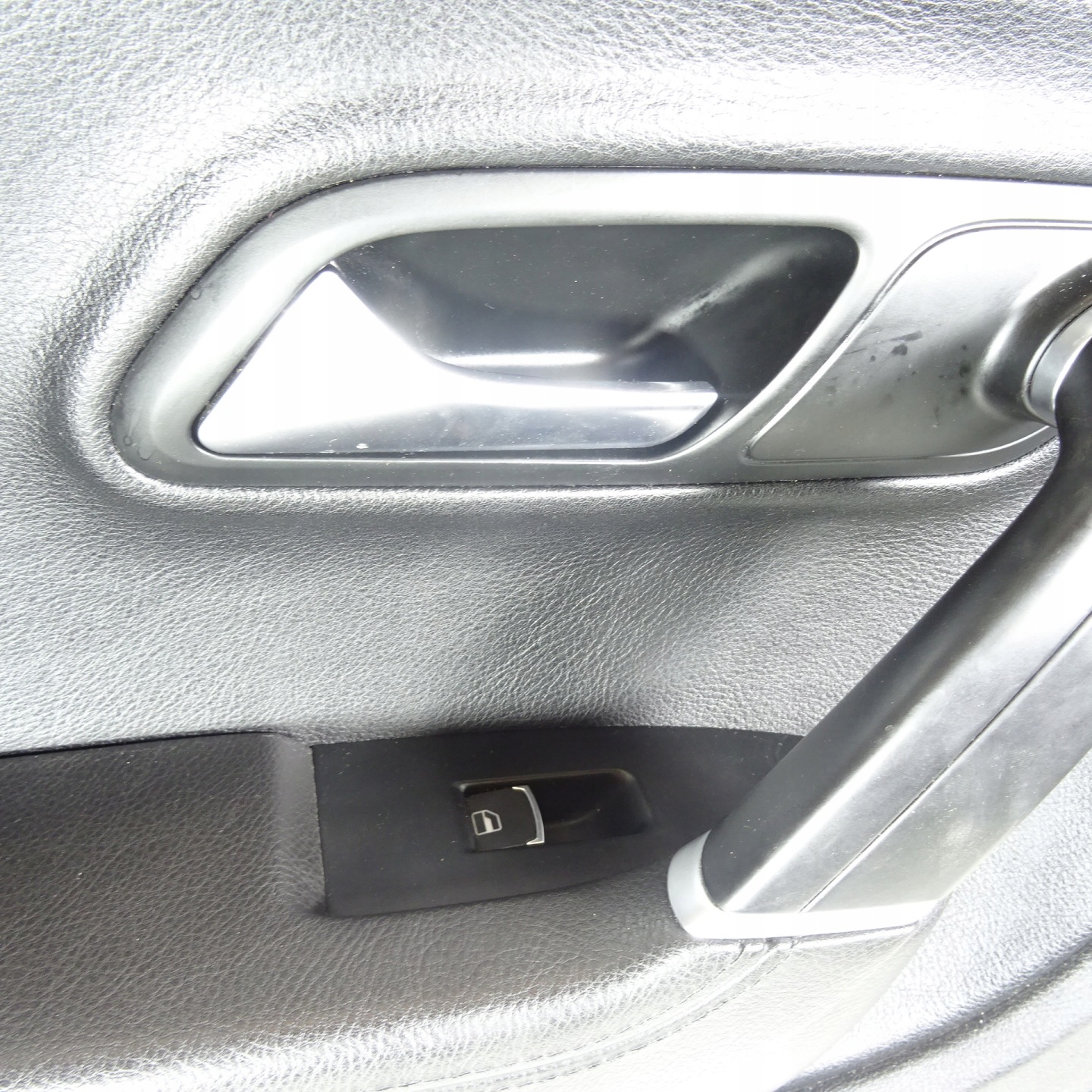 VW PASSAT CC upholstery door left rear part