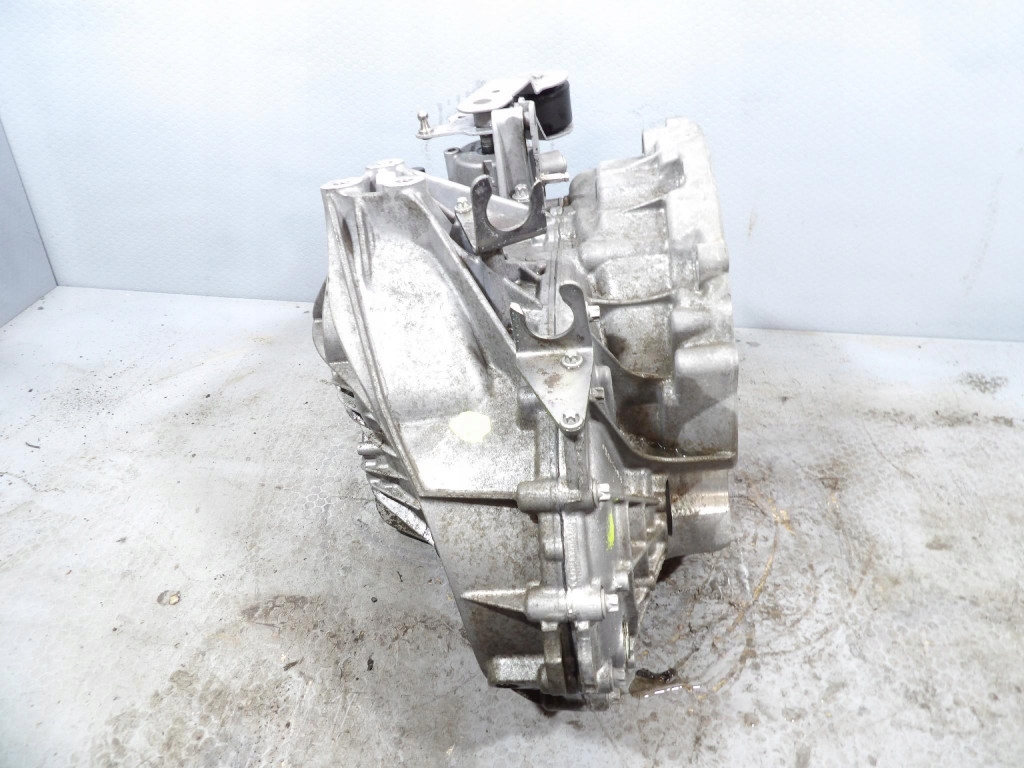 MERCEDES A180 W176 1.6CGI CAMBIO manuale 2463601200