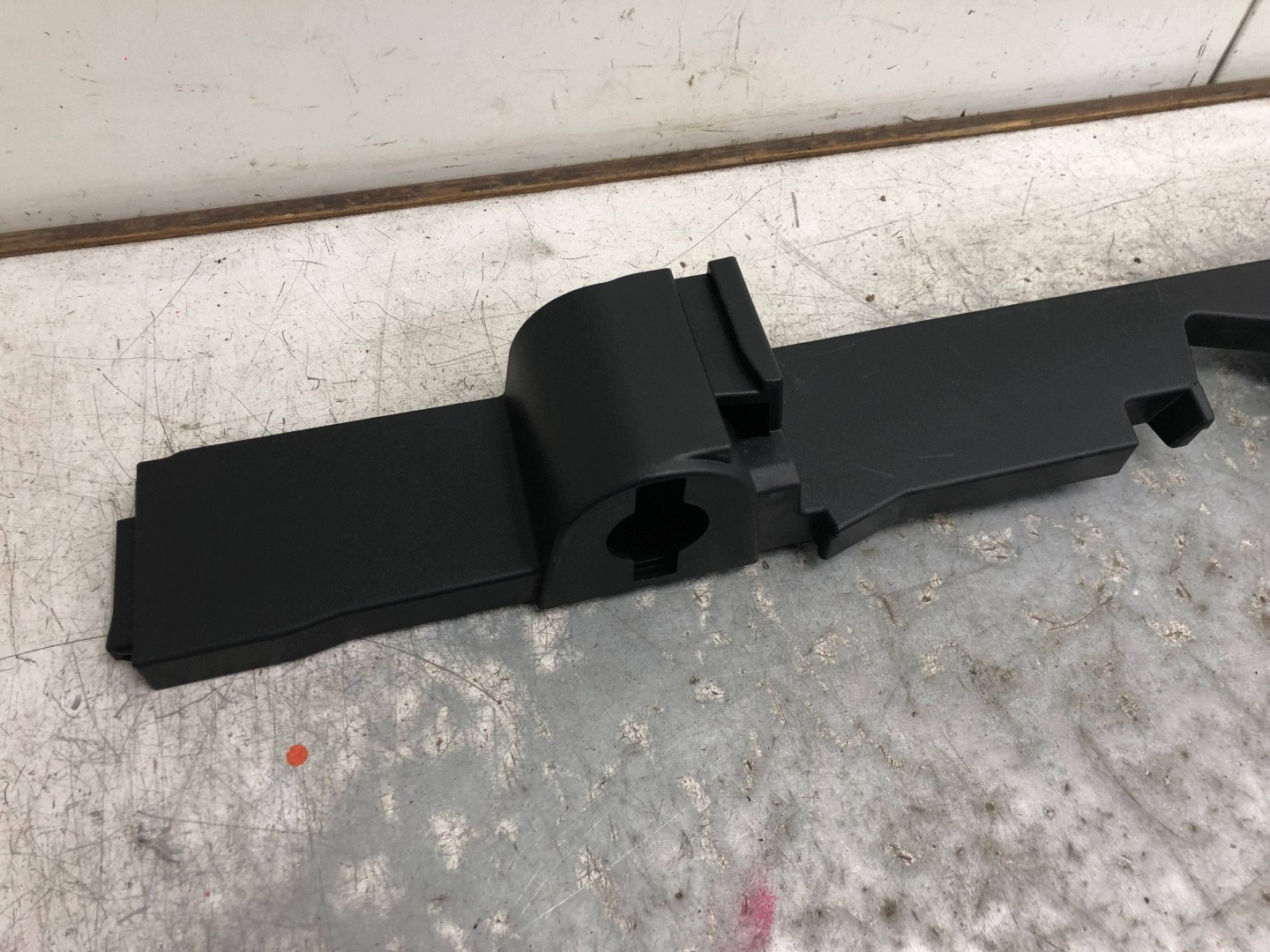 moulding boot left VW GOLF VII KOMBI 5G9864511F