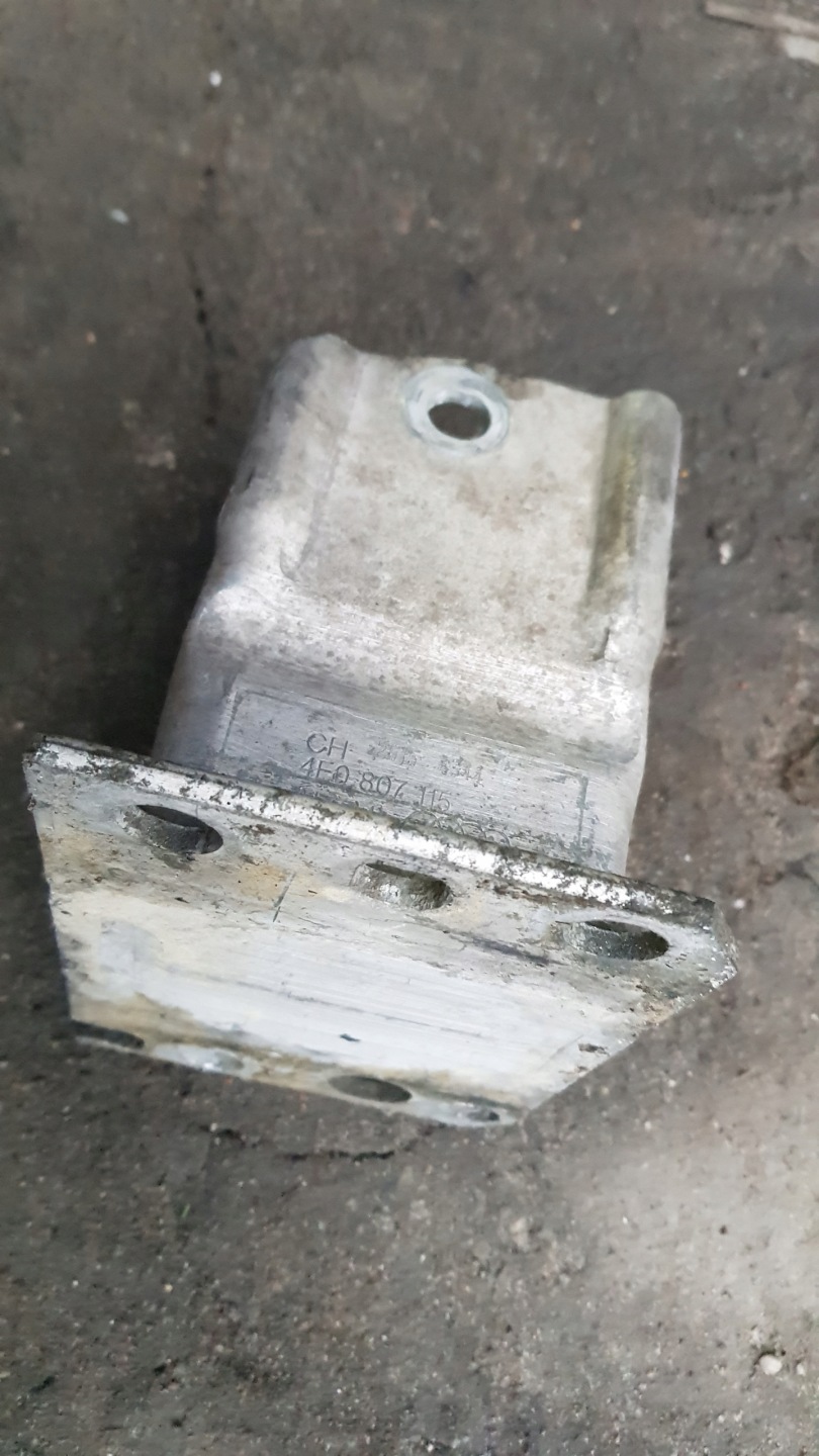 AUDI A8 D3 3.0 sider pillar front AMBSORBER of a bumper