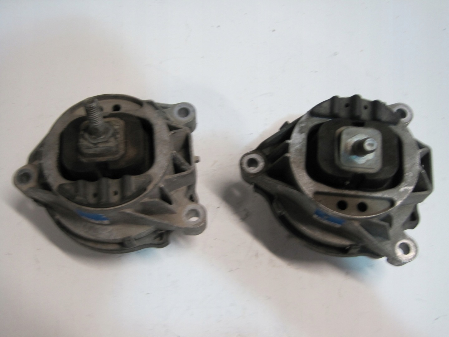 holder engine mount BMW 6868489 6868490