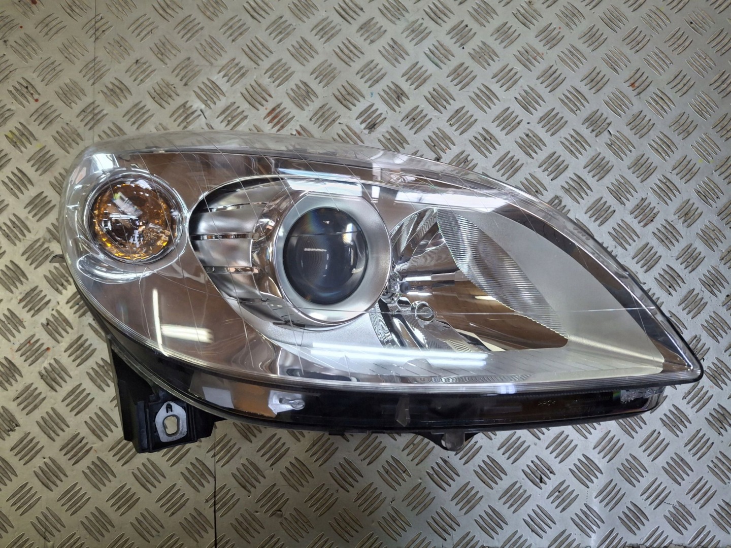 light right front lens MERCEDES B-KLASA W169 2005R->