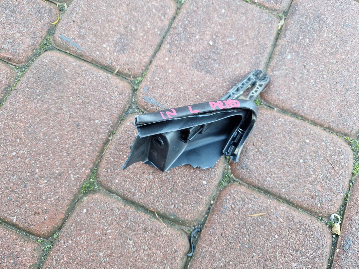 bracket holder wpornik lights console left Opel Insignia A