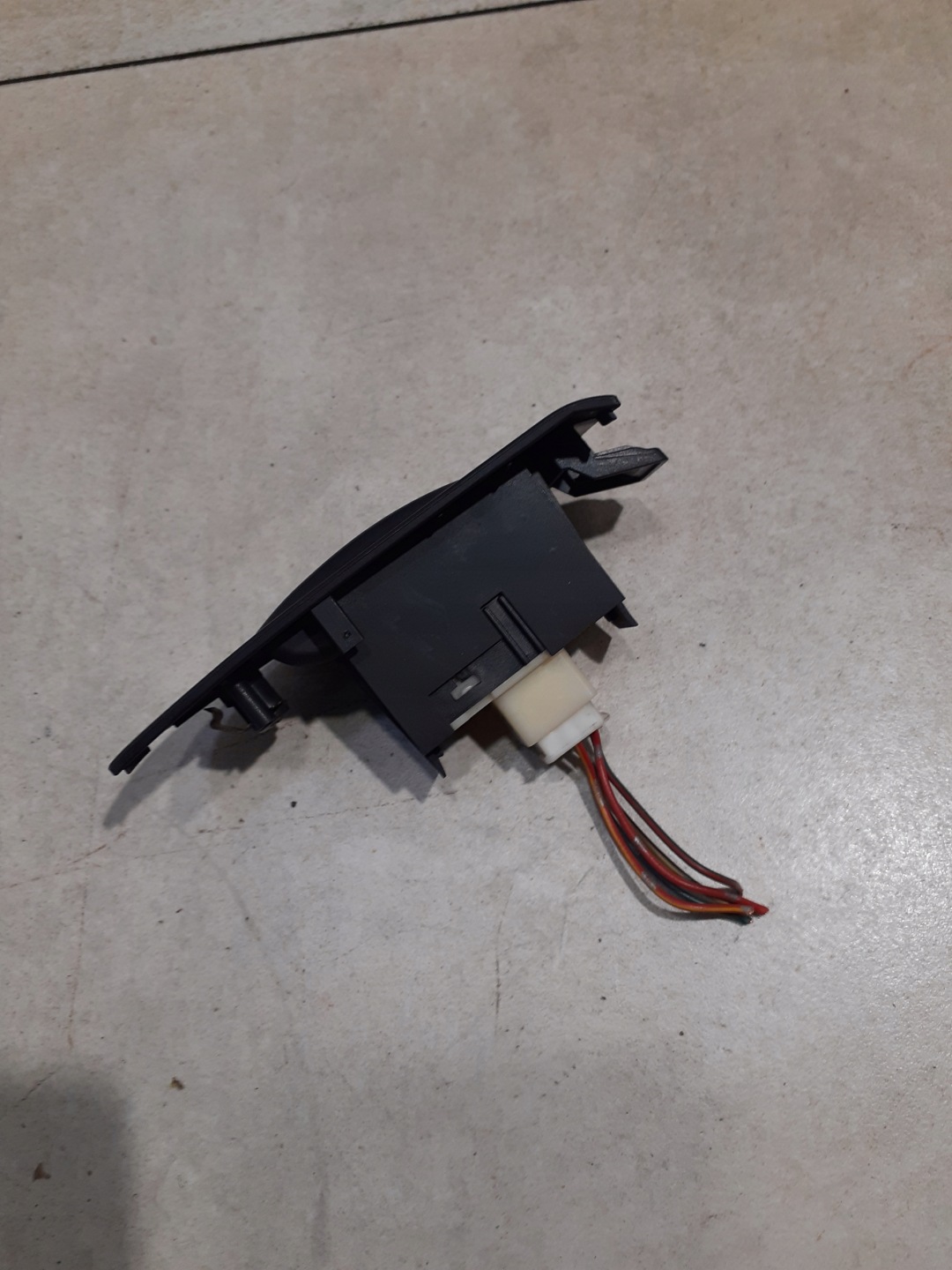 button PANEL windows left rear part TOYOTA AVENSIS T25 2.0 D4D