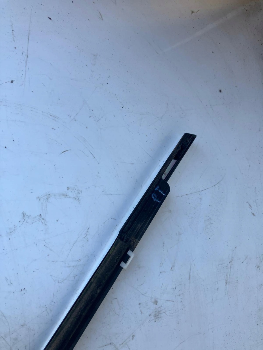 moulding dust door right rear part KIA CEED II KOMBI CHROM