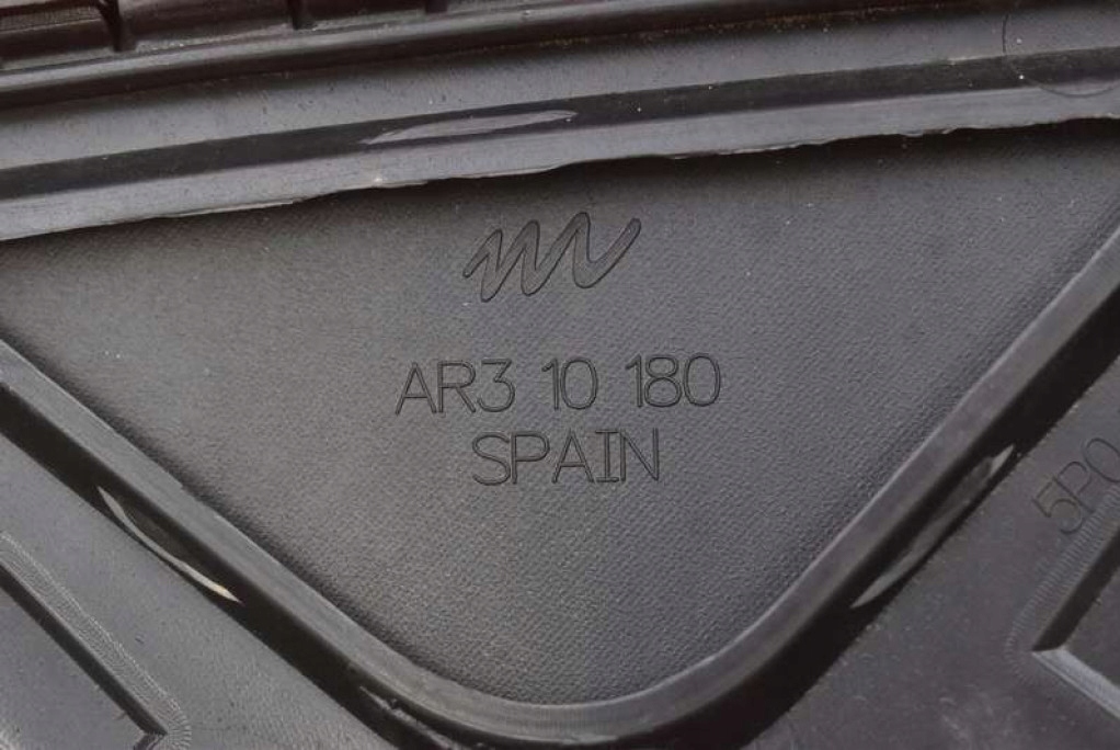 modanatura del cofano nero 5P0854943E SEAT ALTEA 1 e 04-15