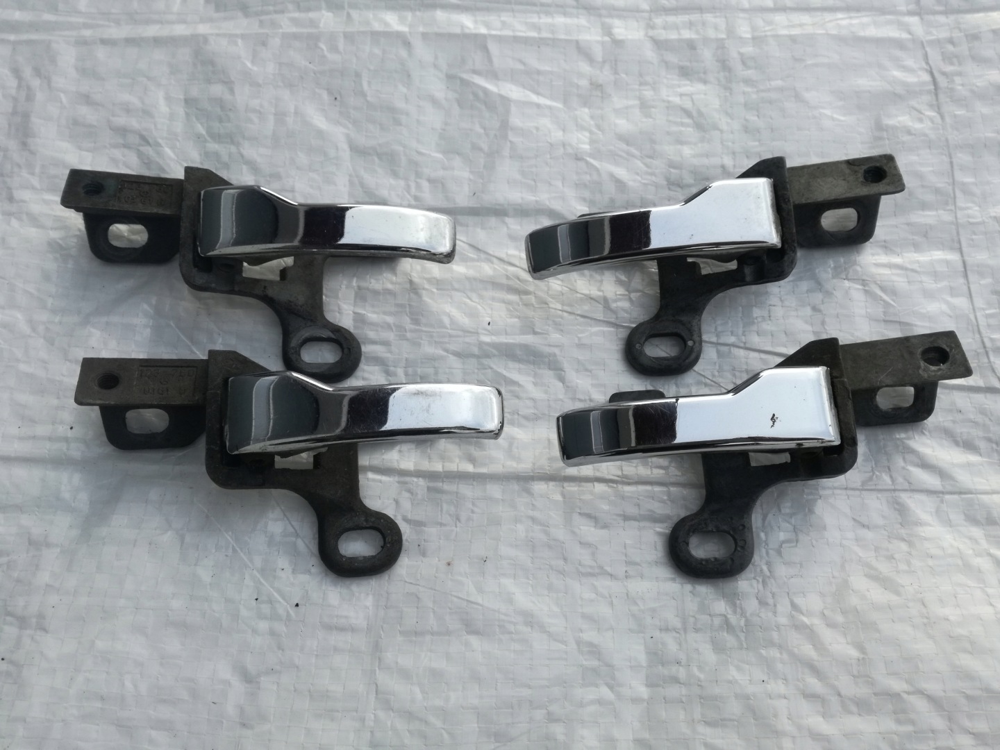 handle inner right MERCEDES W123 1237600261