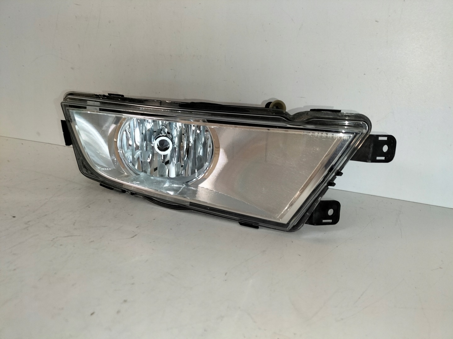 fog light light right SKODA OCTAVIA III 13-17