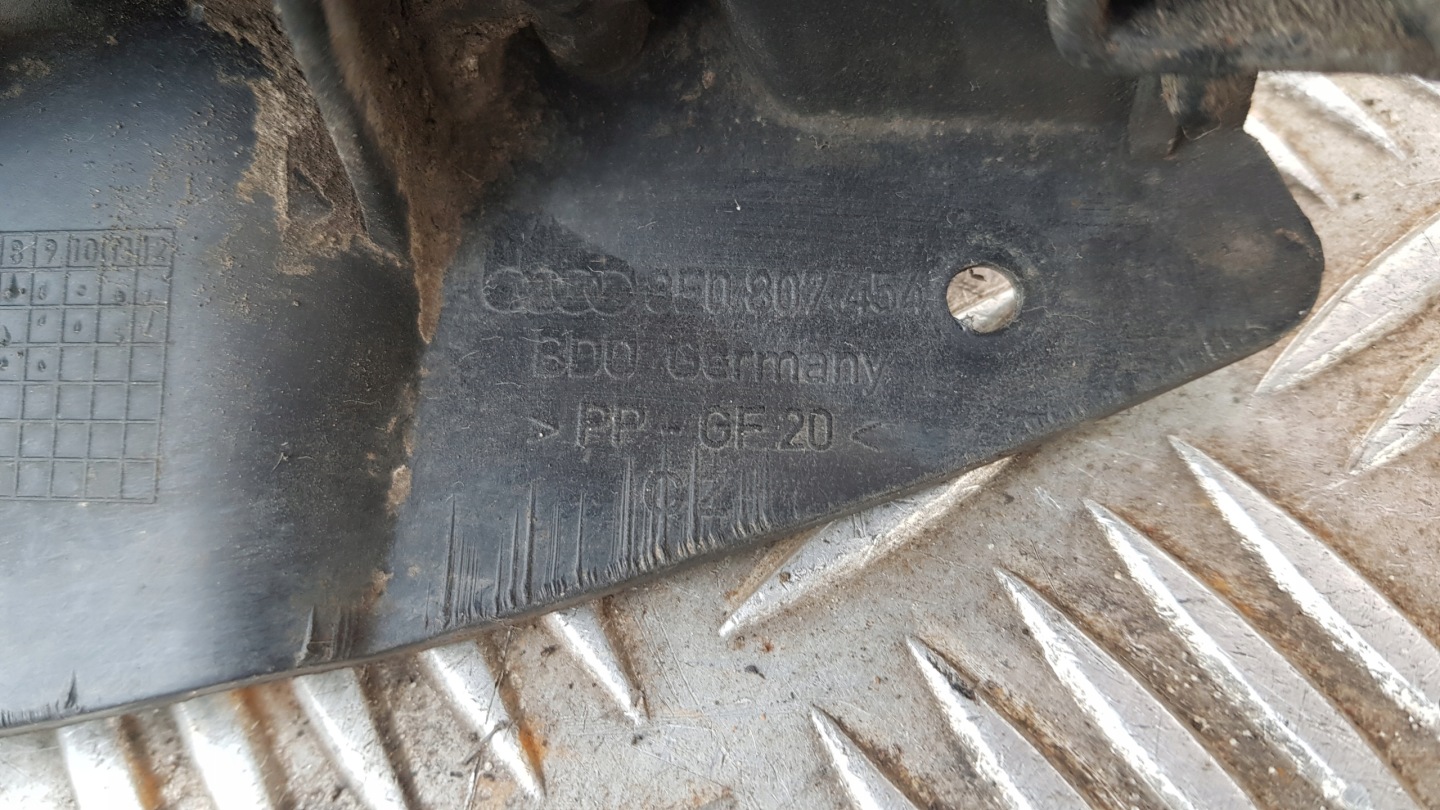 AUDI A4 B6 stoßstangenführung heck links oder rechts 8e0807453 8e0807454