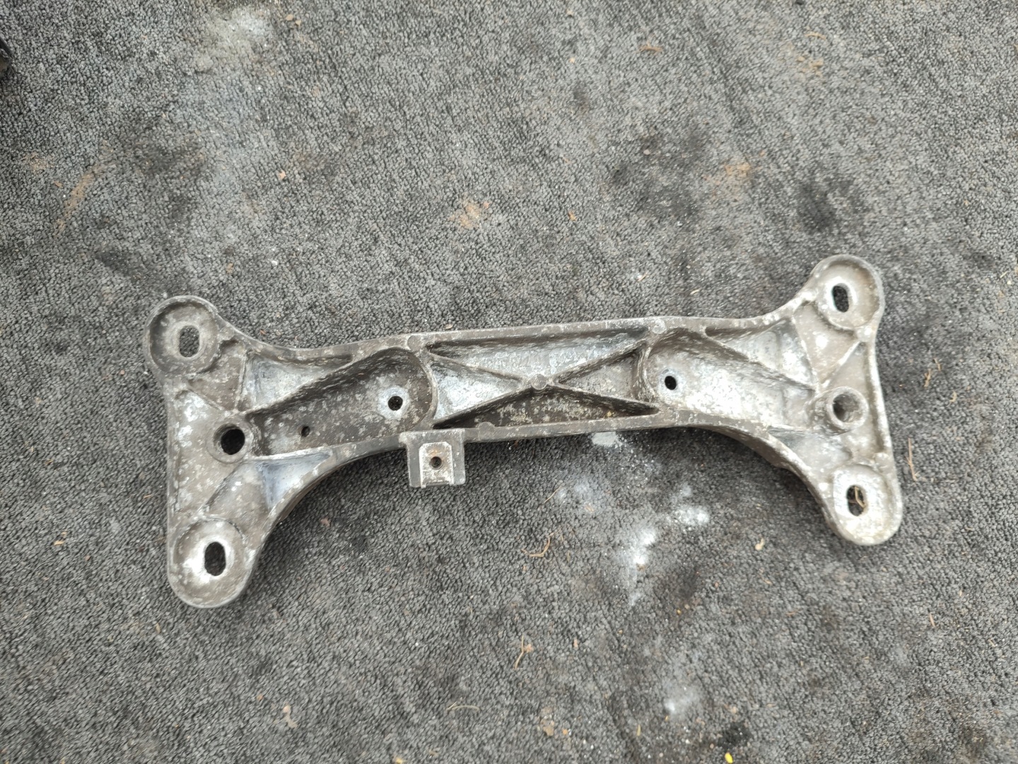supporto SKRZYNII ingranaggi BMW E92 6778058
