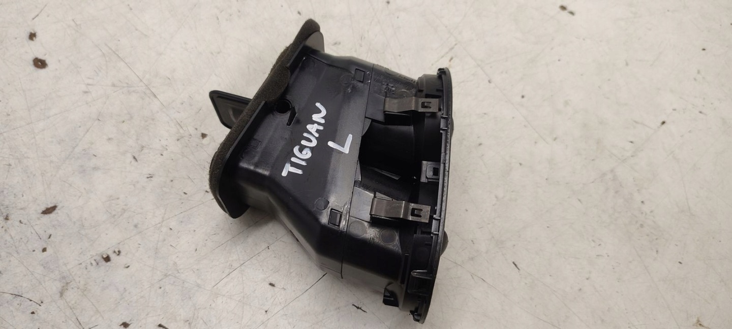 grid air conditioning devices left VW Tiguan and