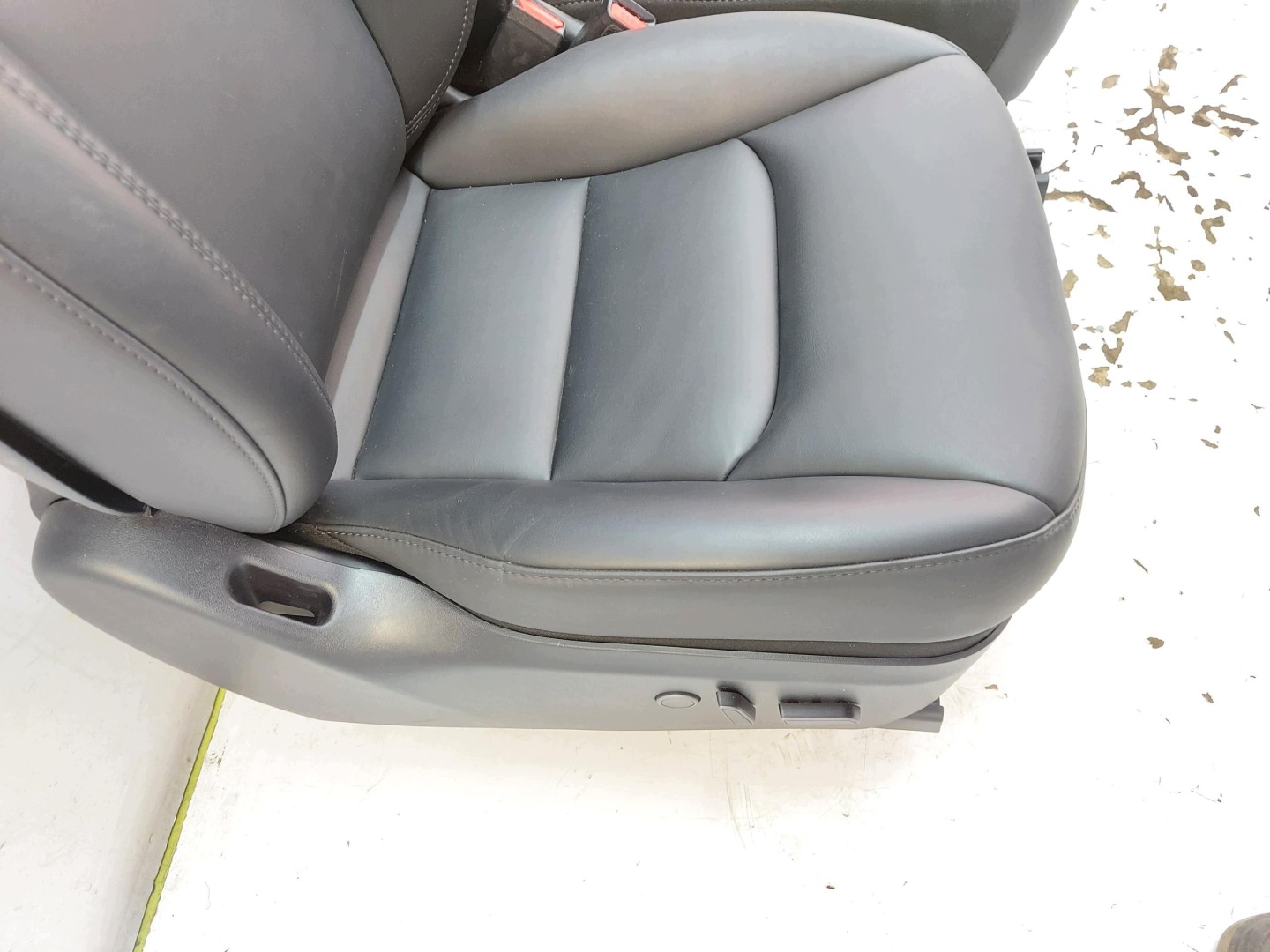 TESLA MODEL Y 2024r KANAPY seats front rear part KPL