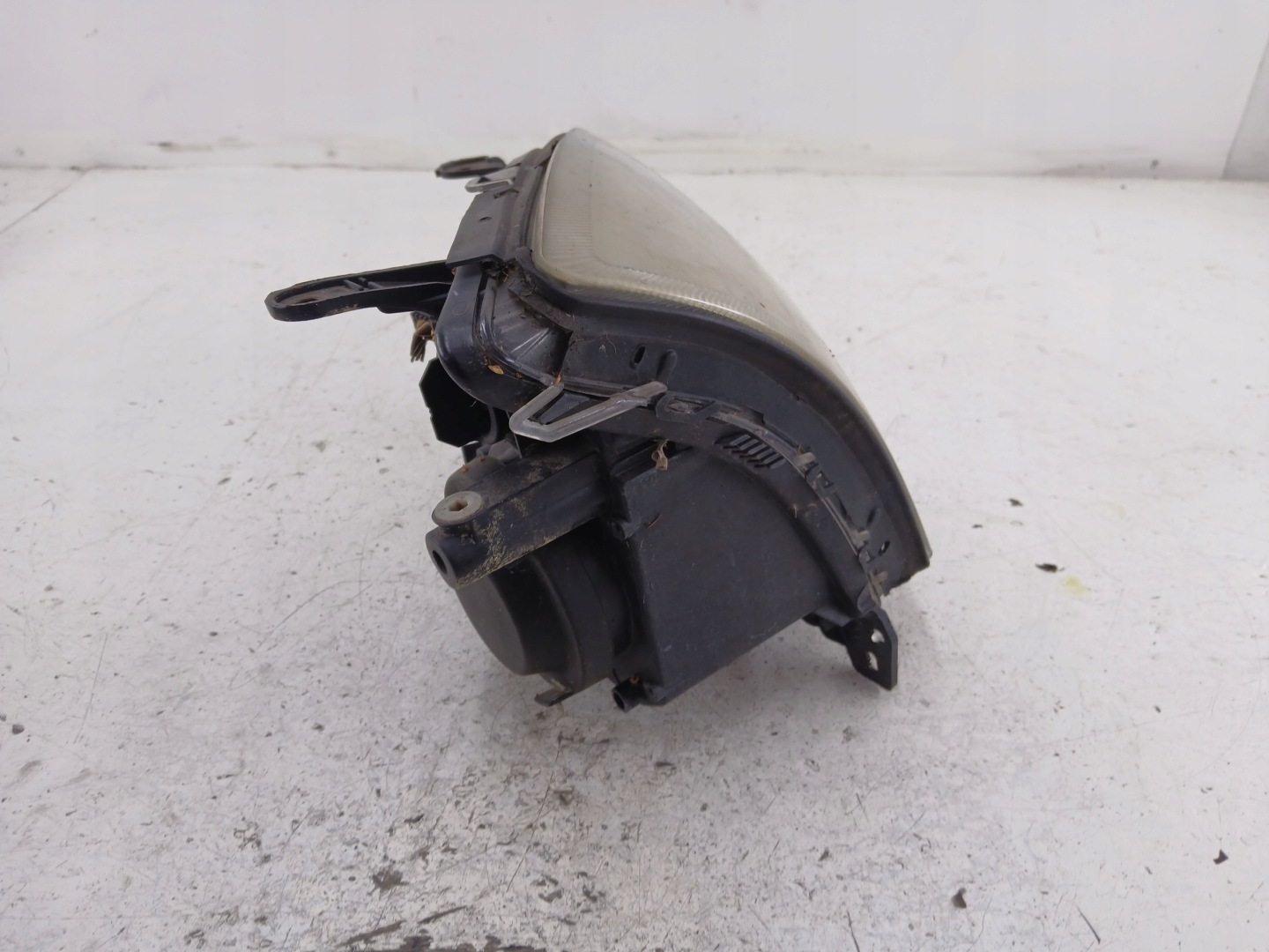 OPEL VECTRA C SIGNUM light right front CIEMNA