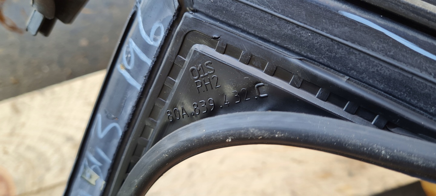 Q5 80A gasket door windows right right rear part SATYNA 80A839432C
