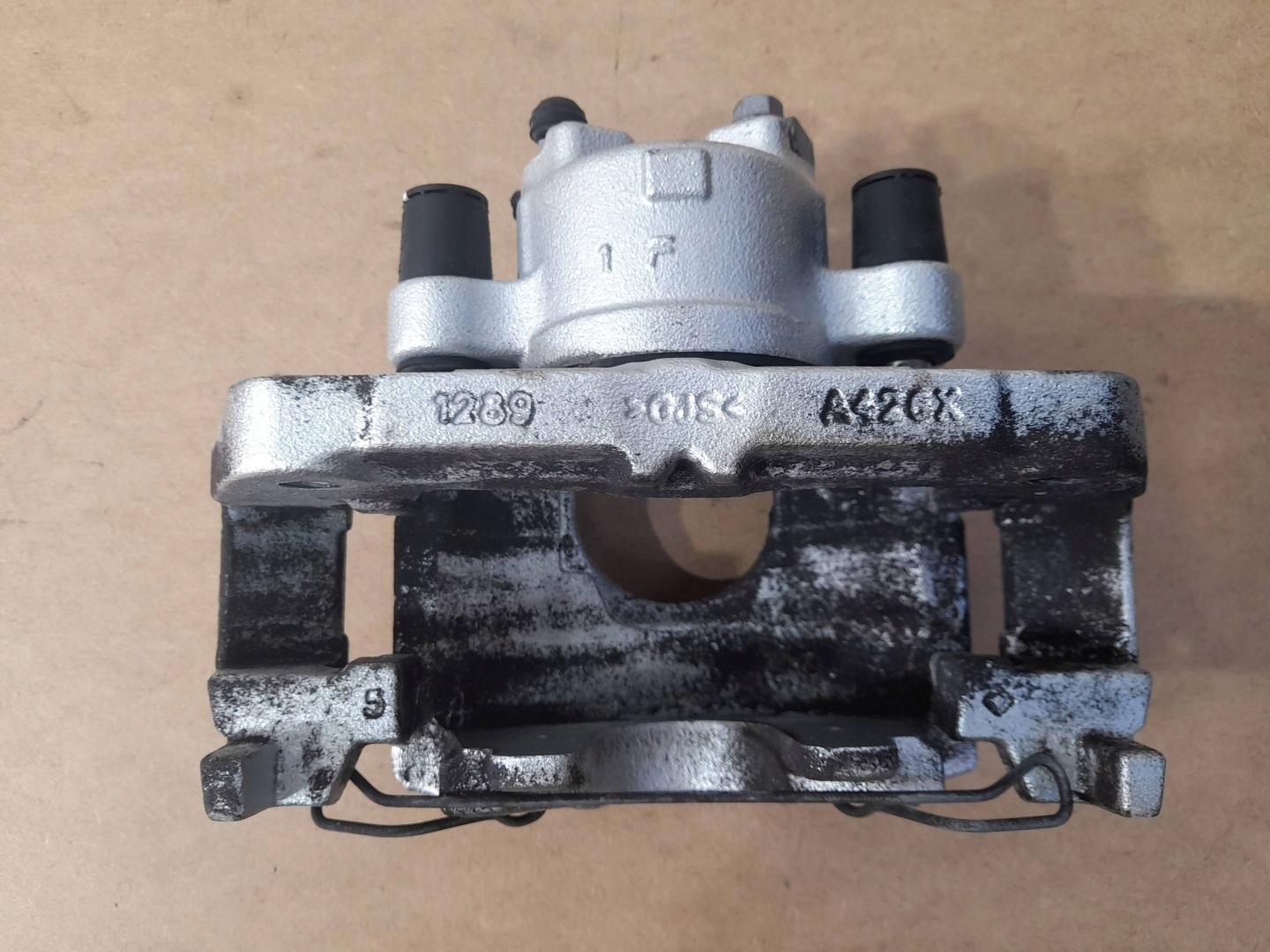 Ford Focus MK4 strmeň Brzdový predný ľavý 2B294A2B302A (B616)