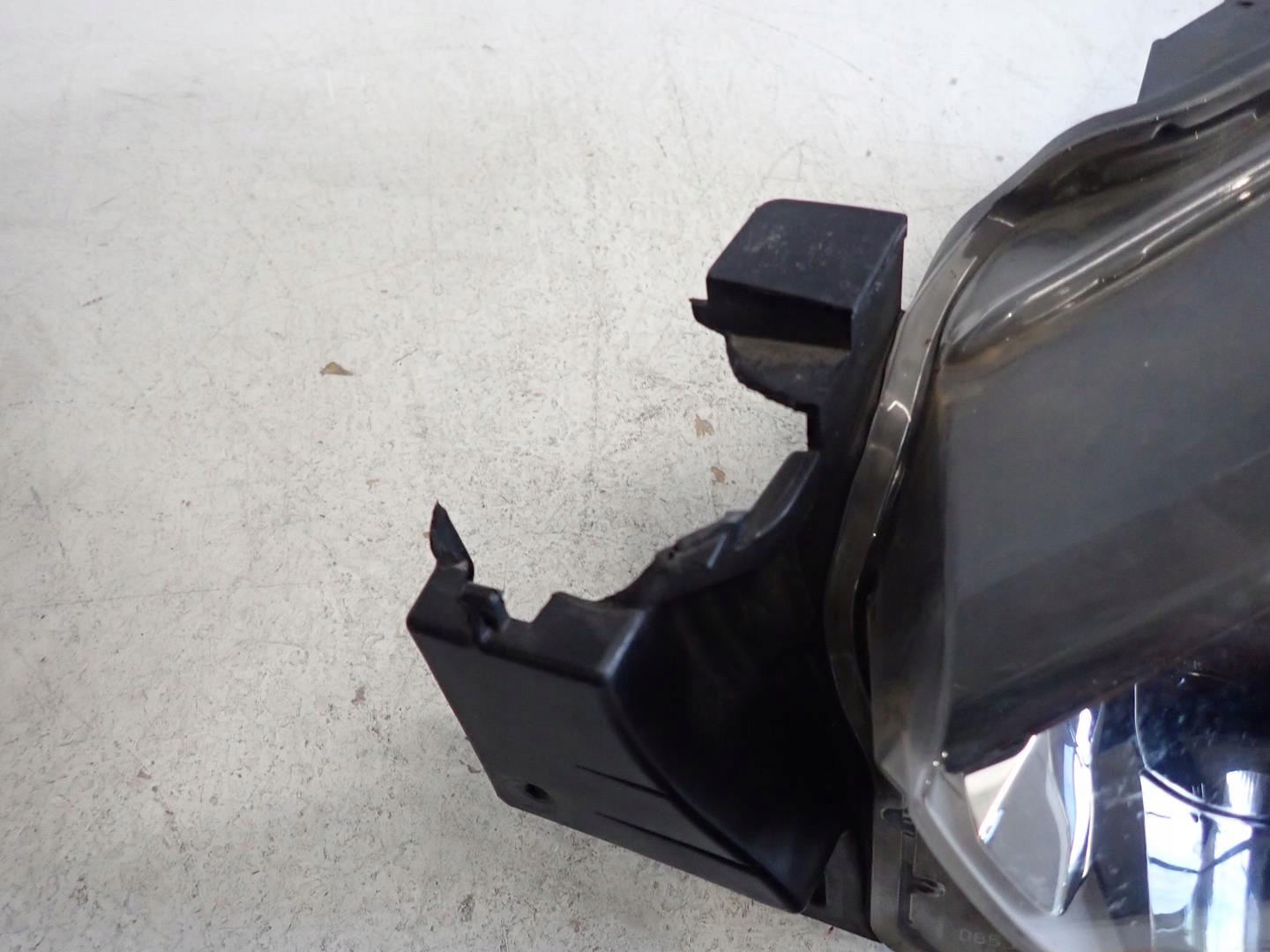 light front front left MAZDA 2 2014
