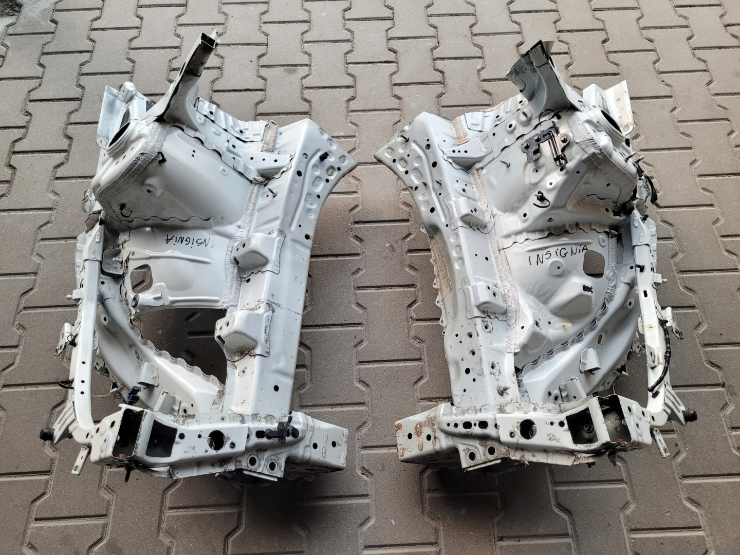 quarter front right right OKULAR quarter front OPEL INSIGNIA B Z40R