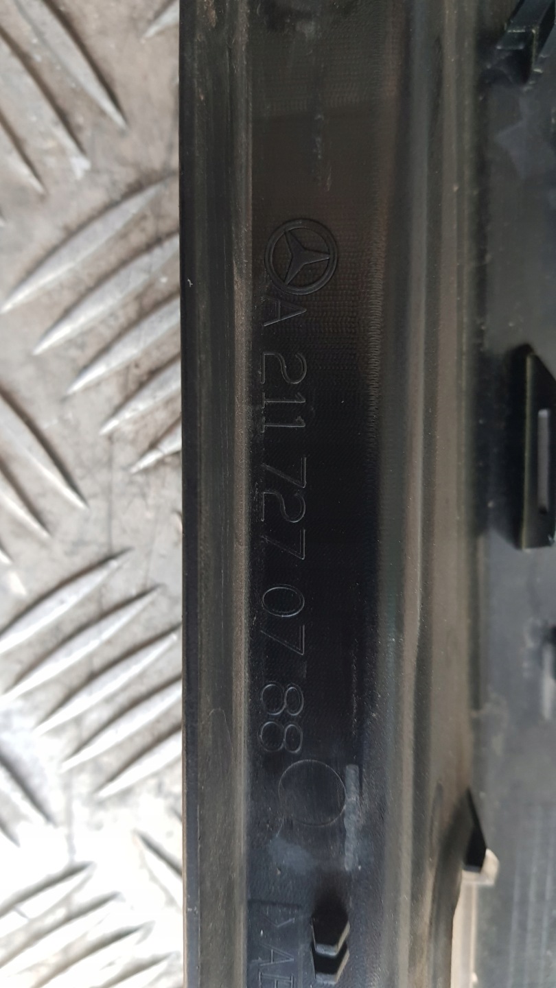 MERCEDES W211 left front cover a2117270788