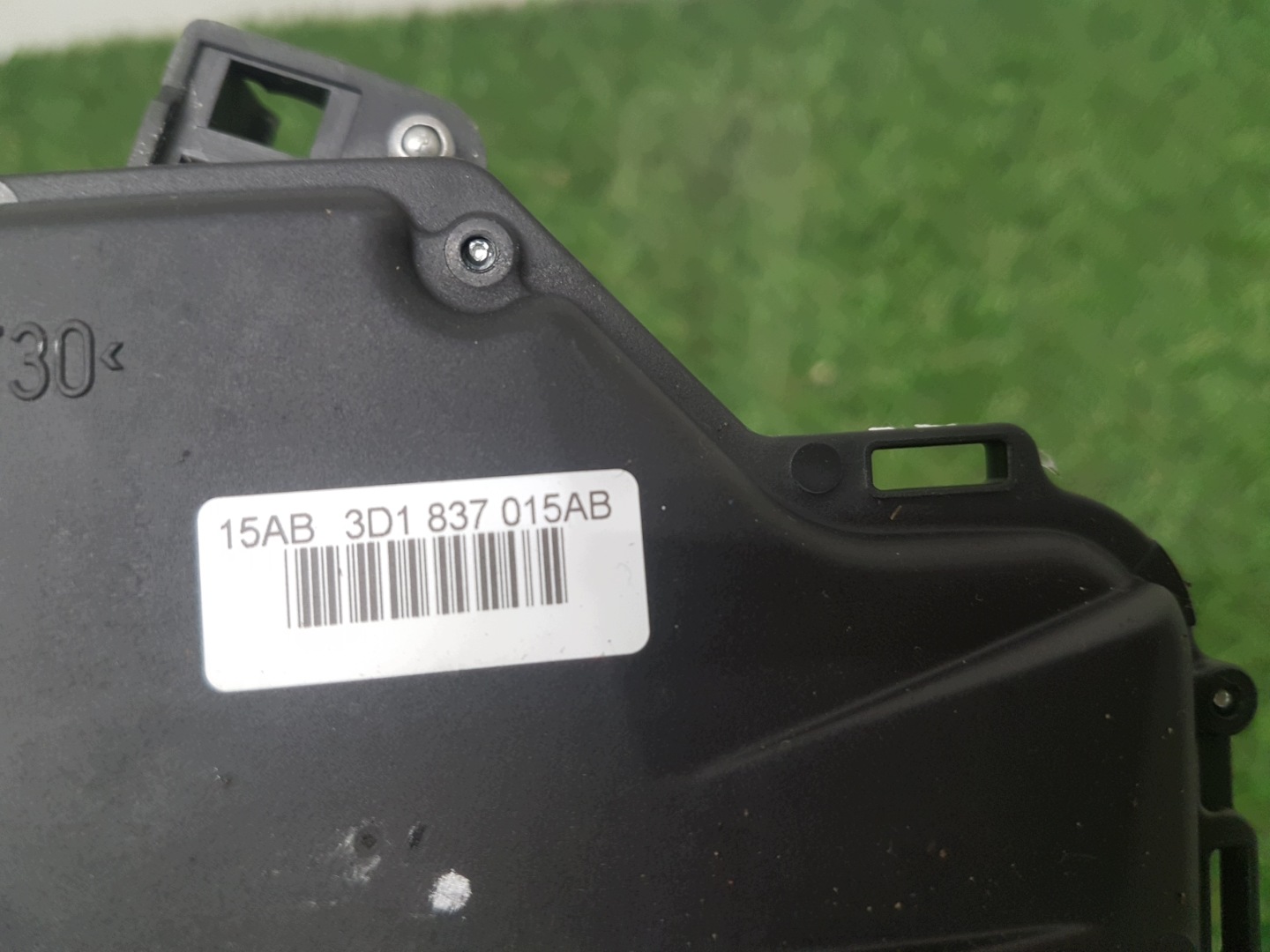 lock door left front SKODA OCTAVIA 2 3D1837015AB