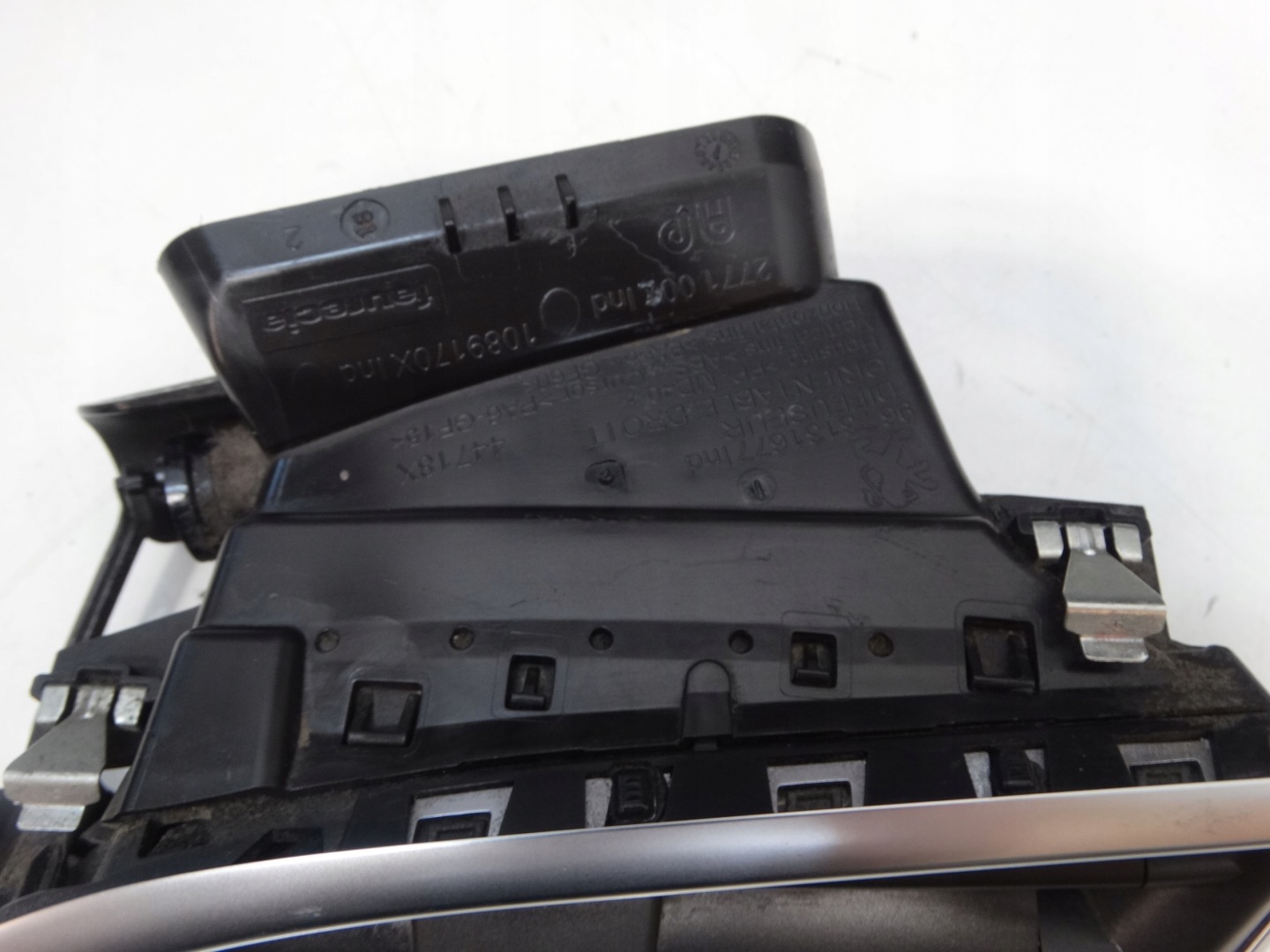grid air conditioning devices consoles right front PEUGEOT 2008 208 9673131677